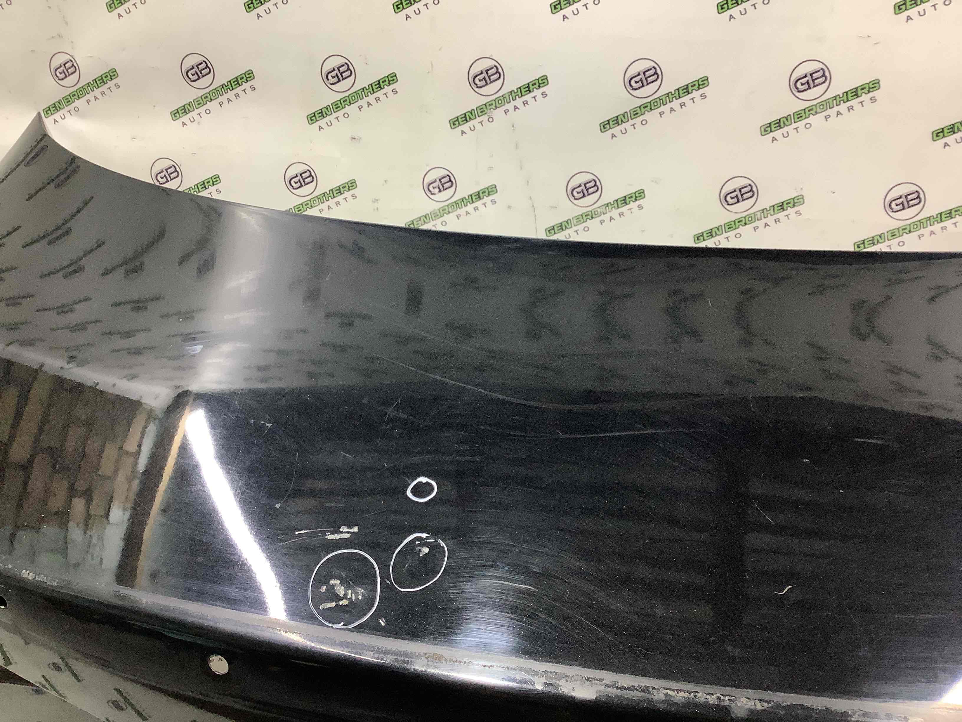 Крышка багажника, дверь багажника