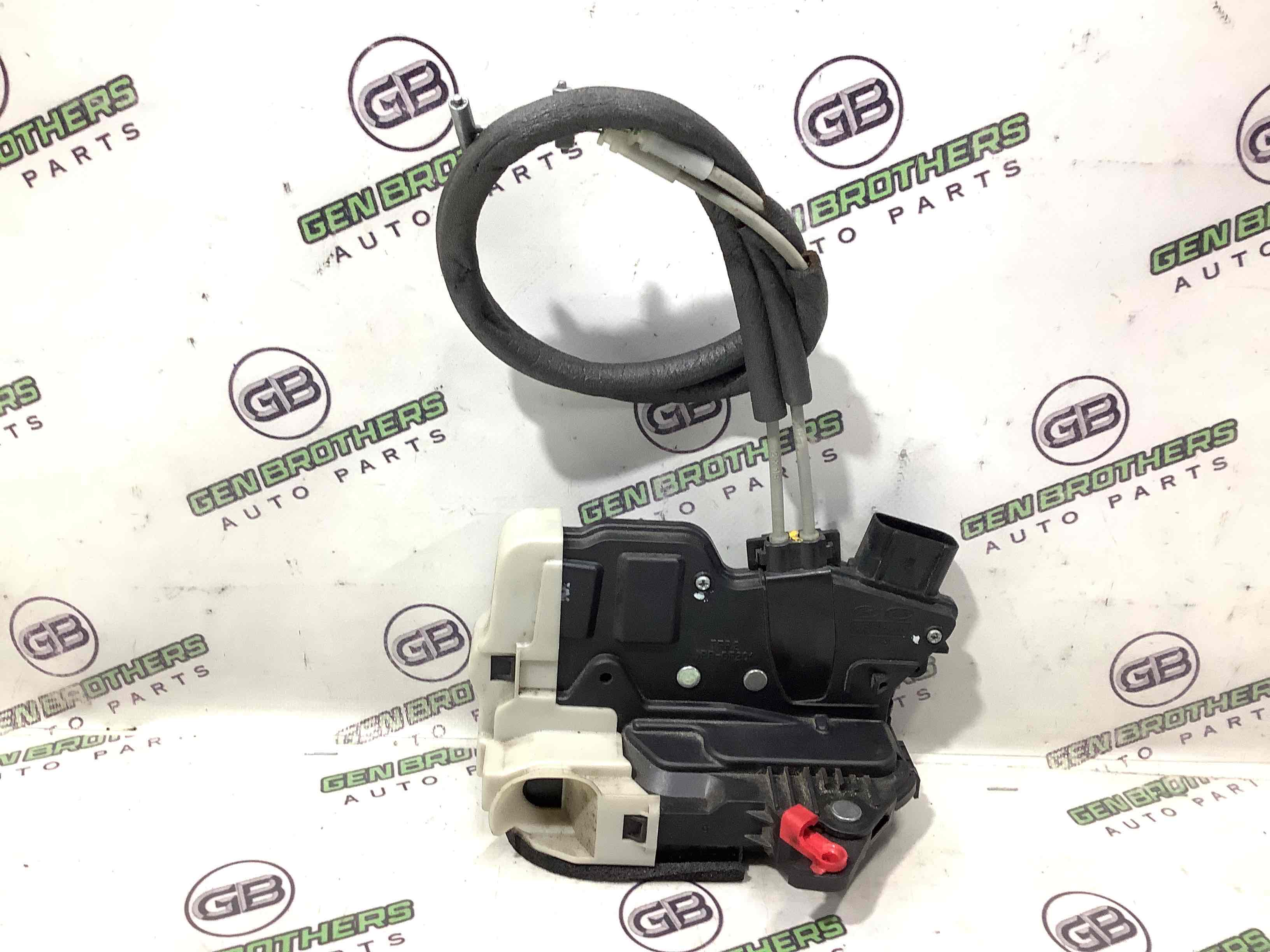 Замок двери задней правой