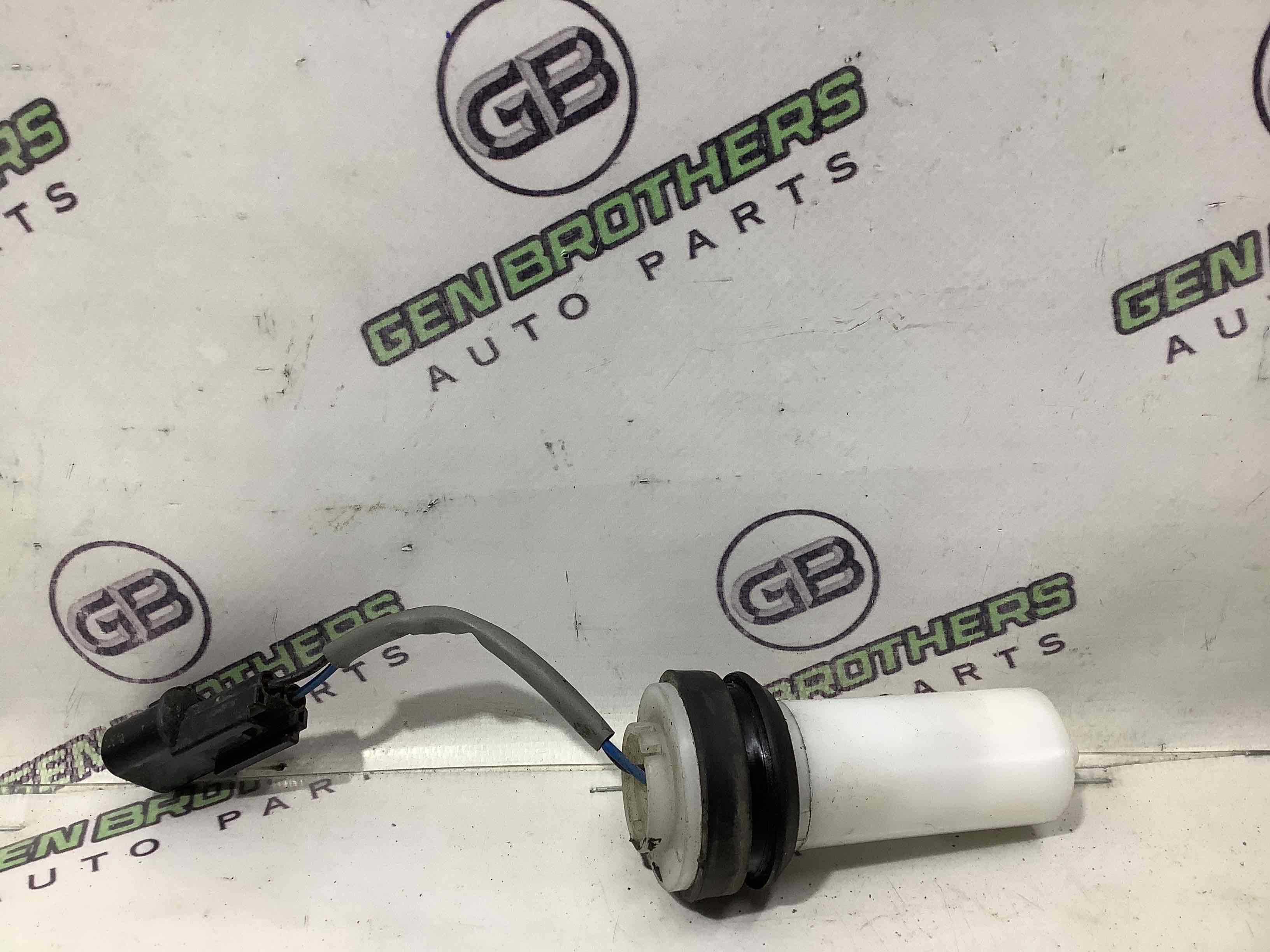 Датчик уровня бачка омывателя