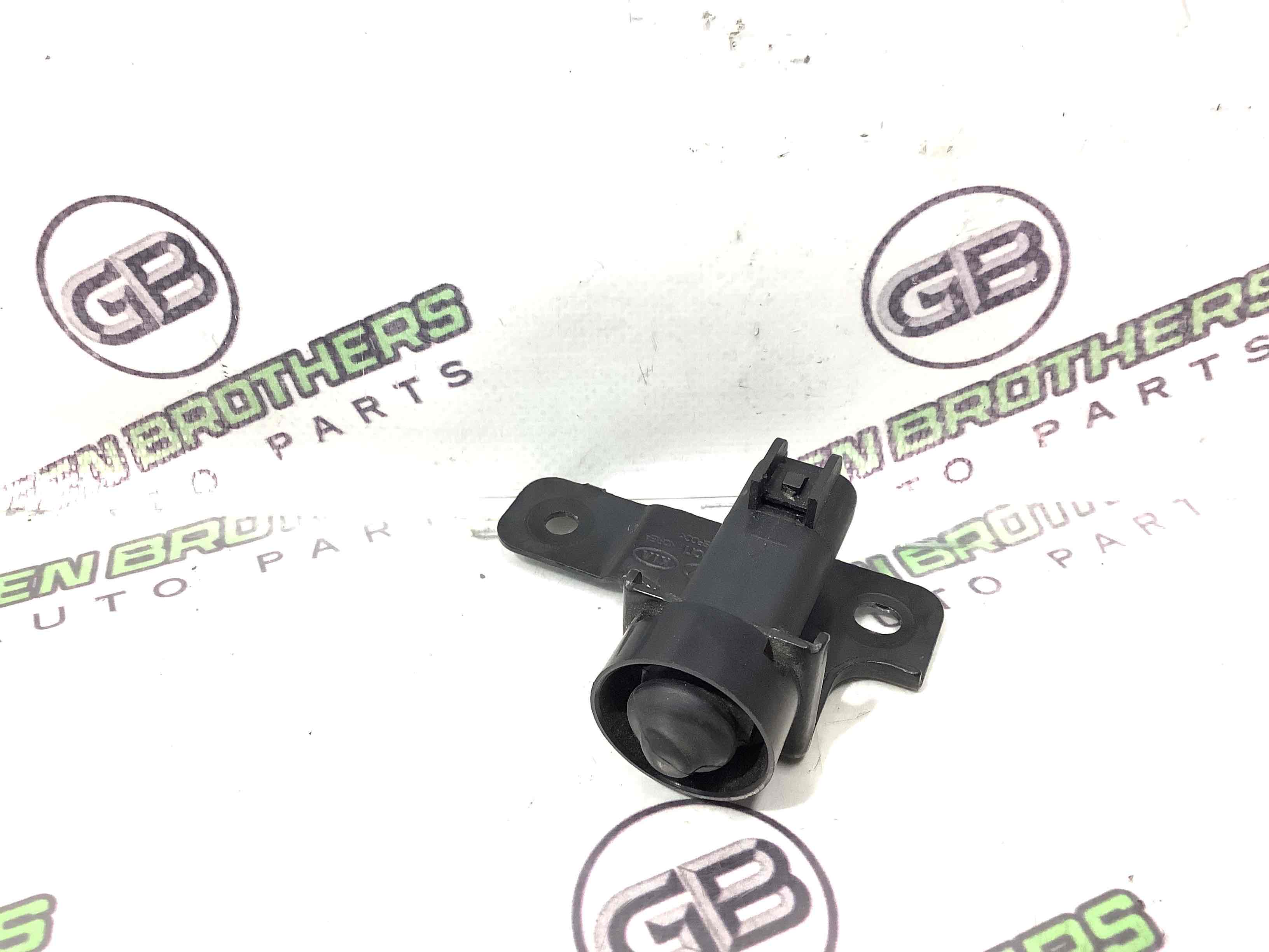 Датчик відкриття капота