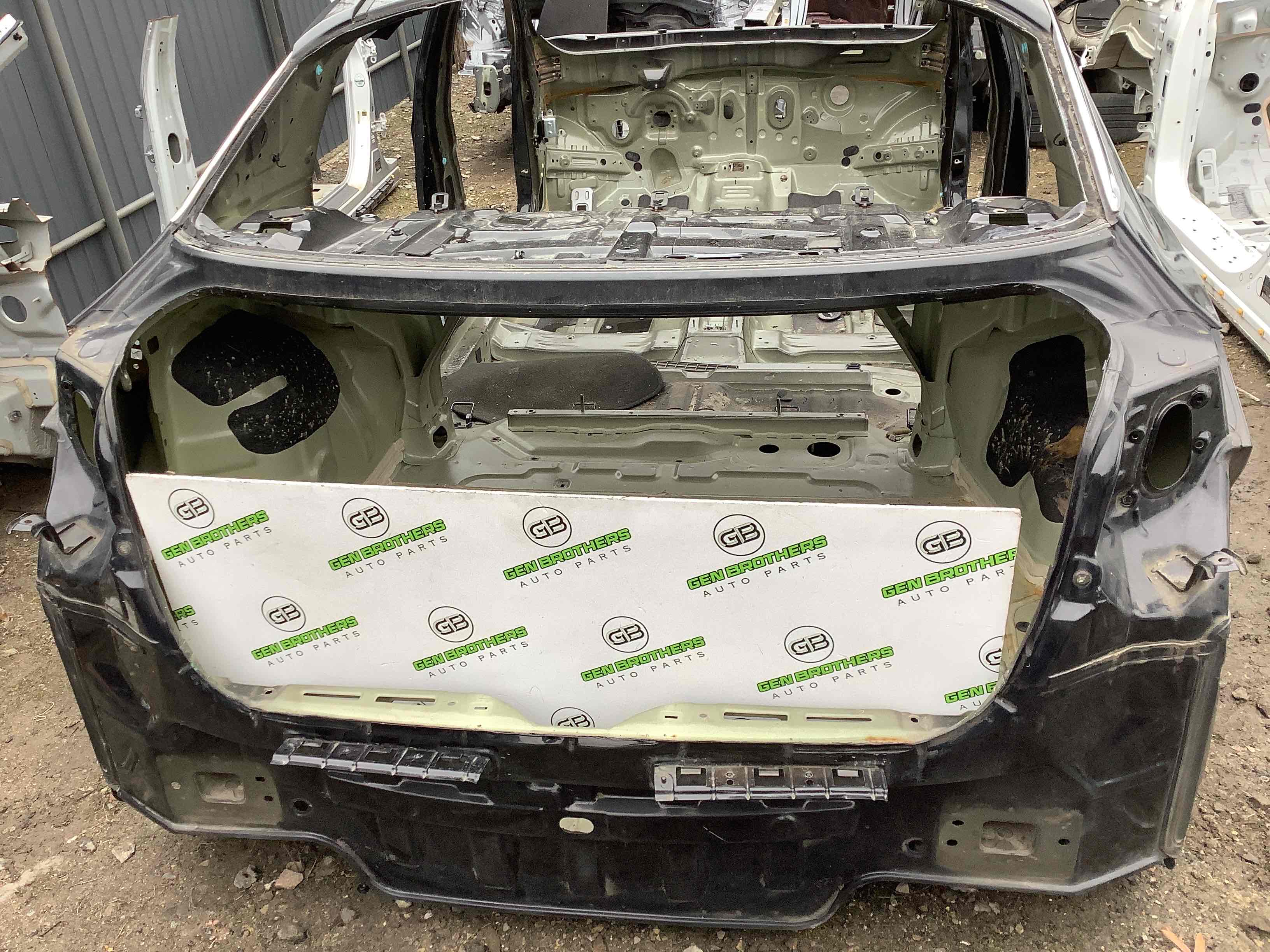 Задня панель