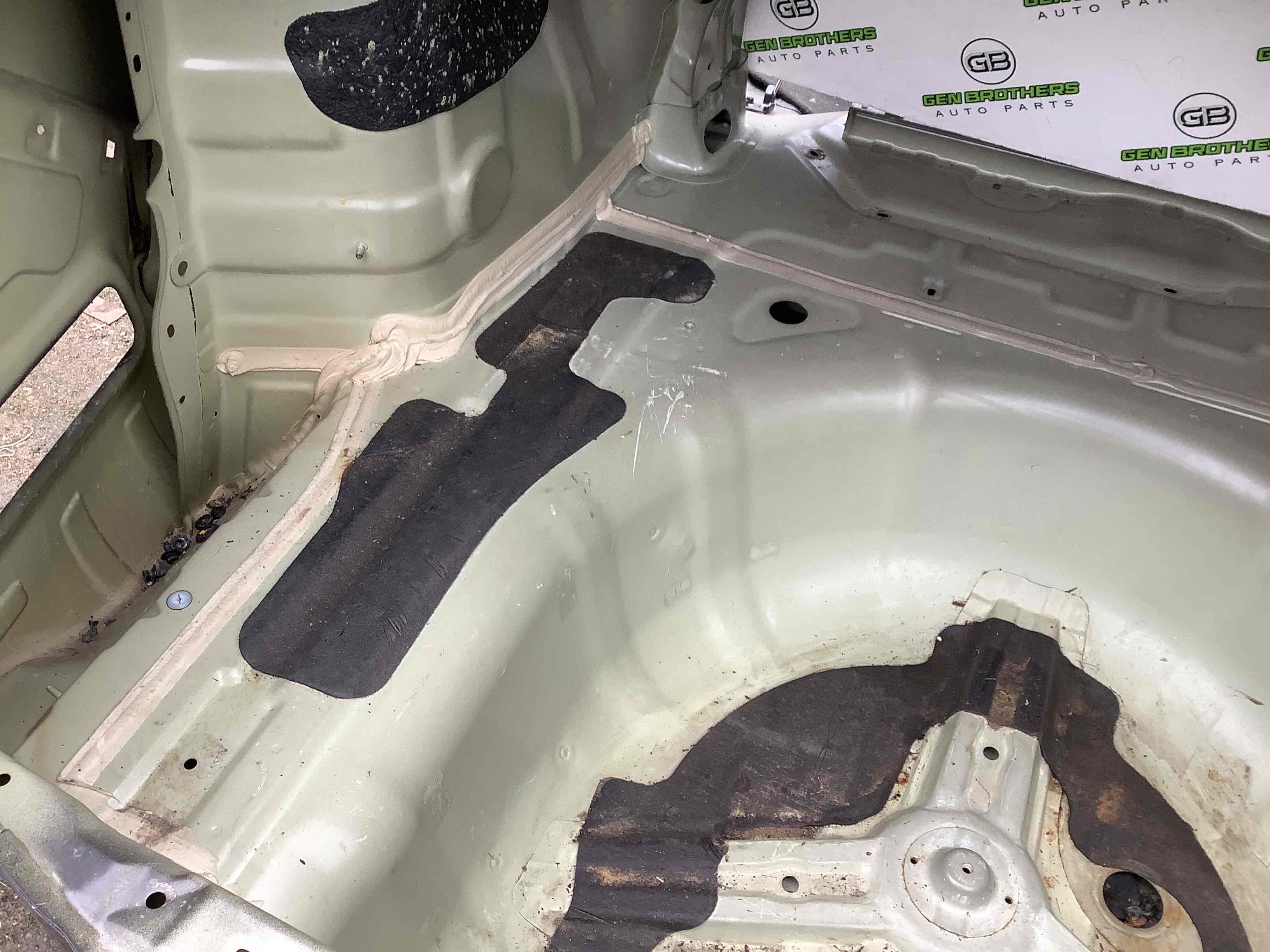 Корито багажника