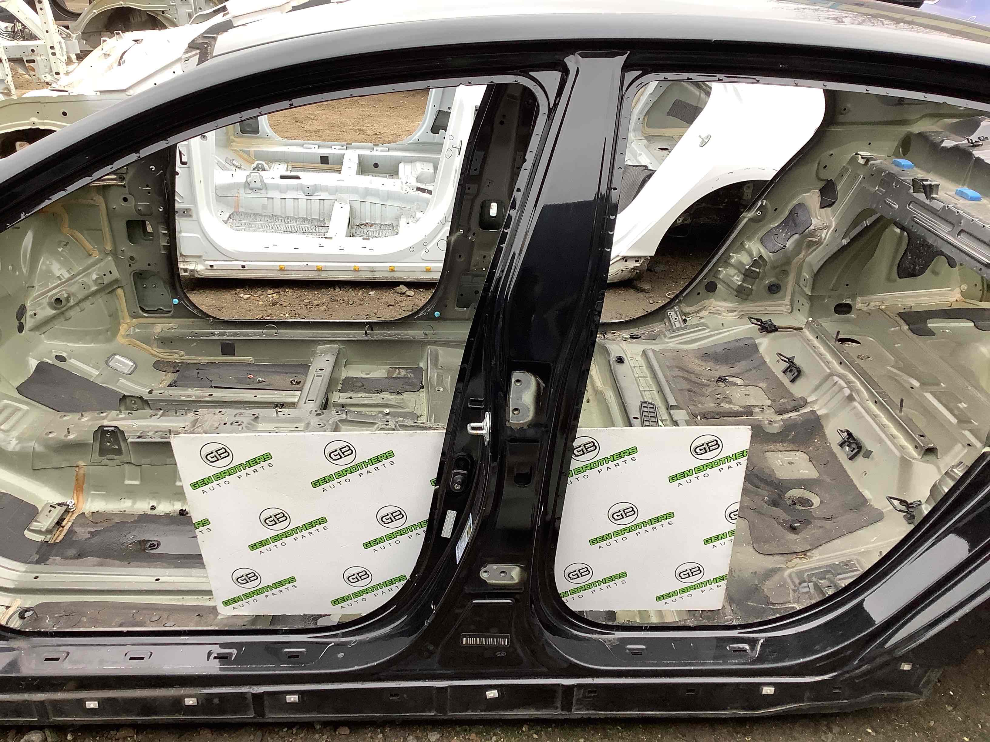 Стійки кузова та пороги