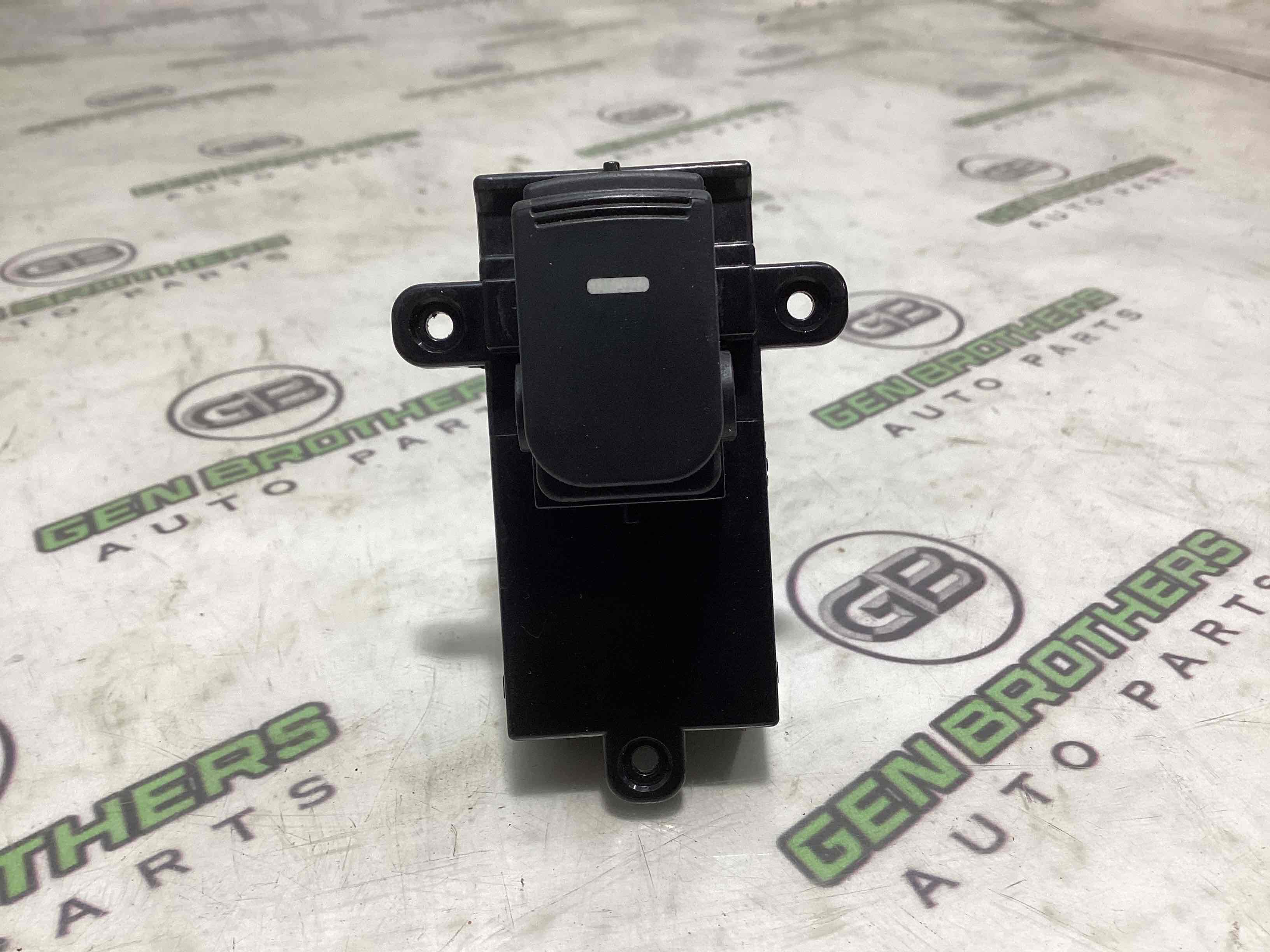 Кнопки керування склопідйомниками