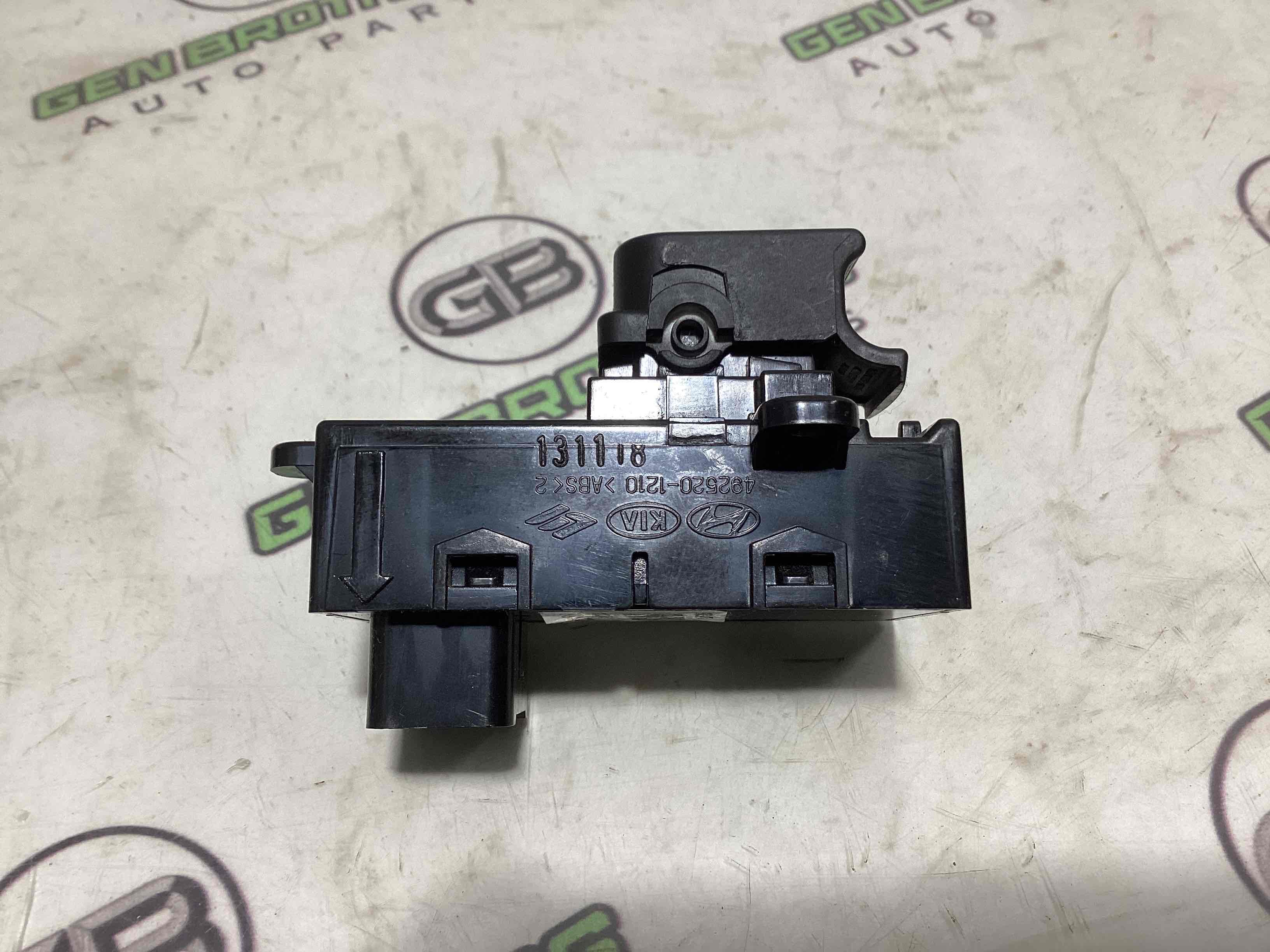 Кнопки керування склопідйомниками