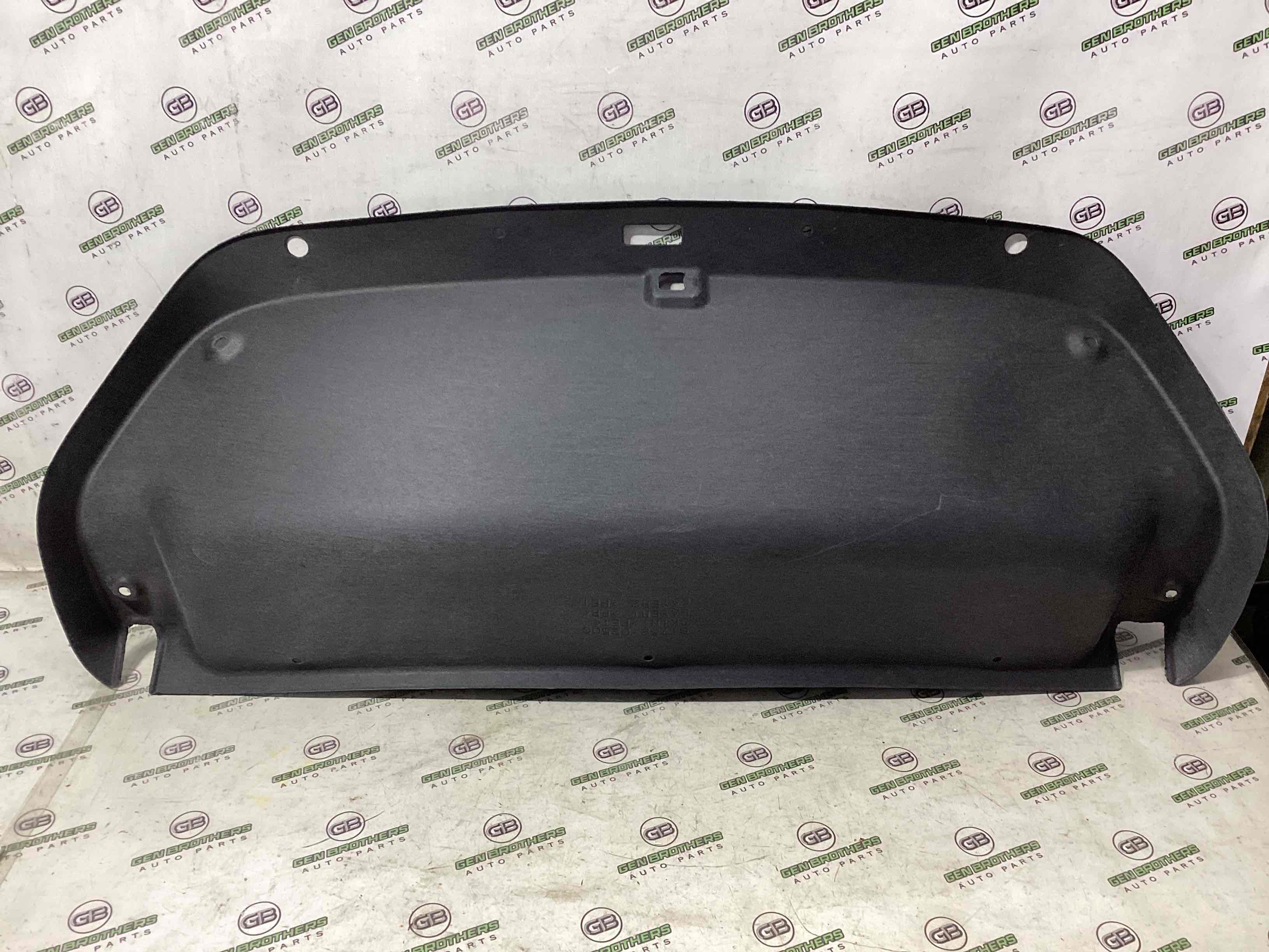 Обшивка кришки багажника