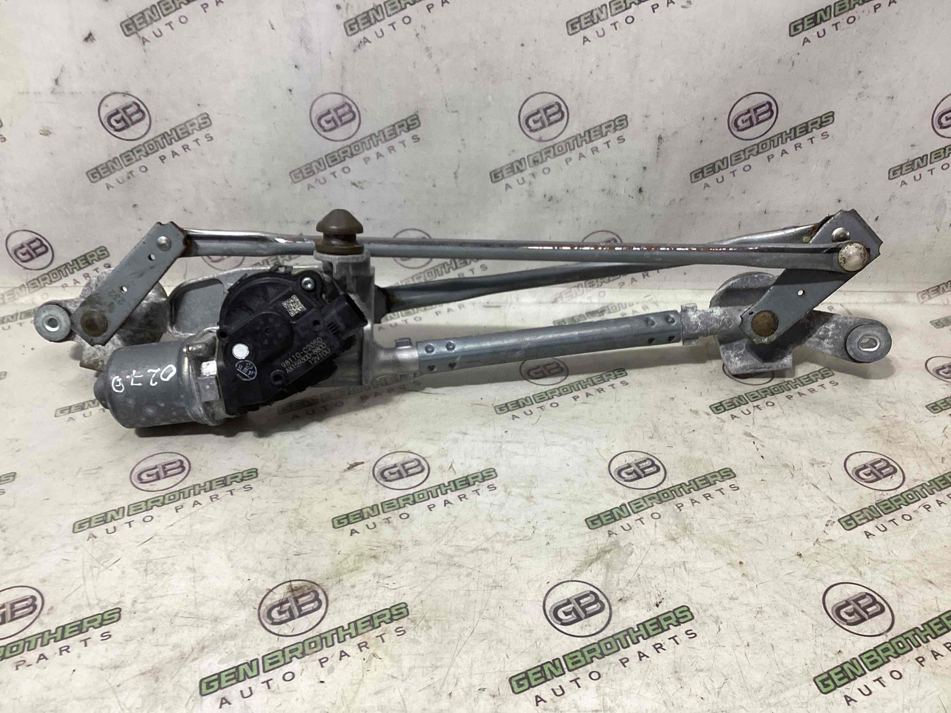 Механізм склоочисника, трапеція двірників