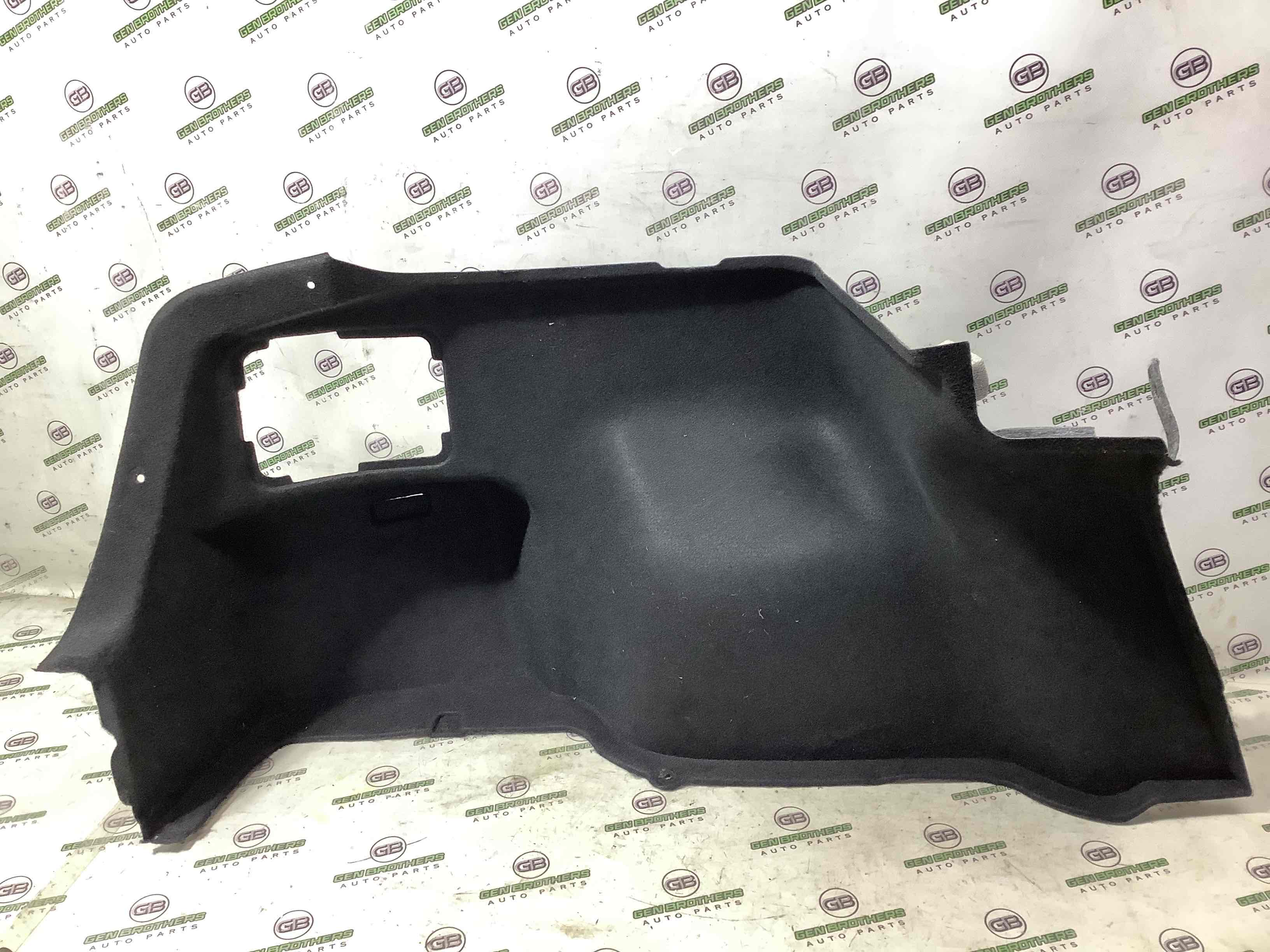 Елементи оздоблення багажника