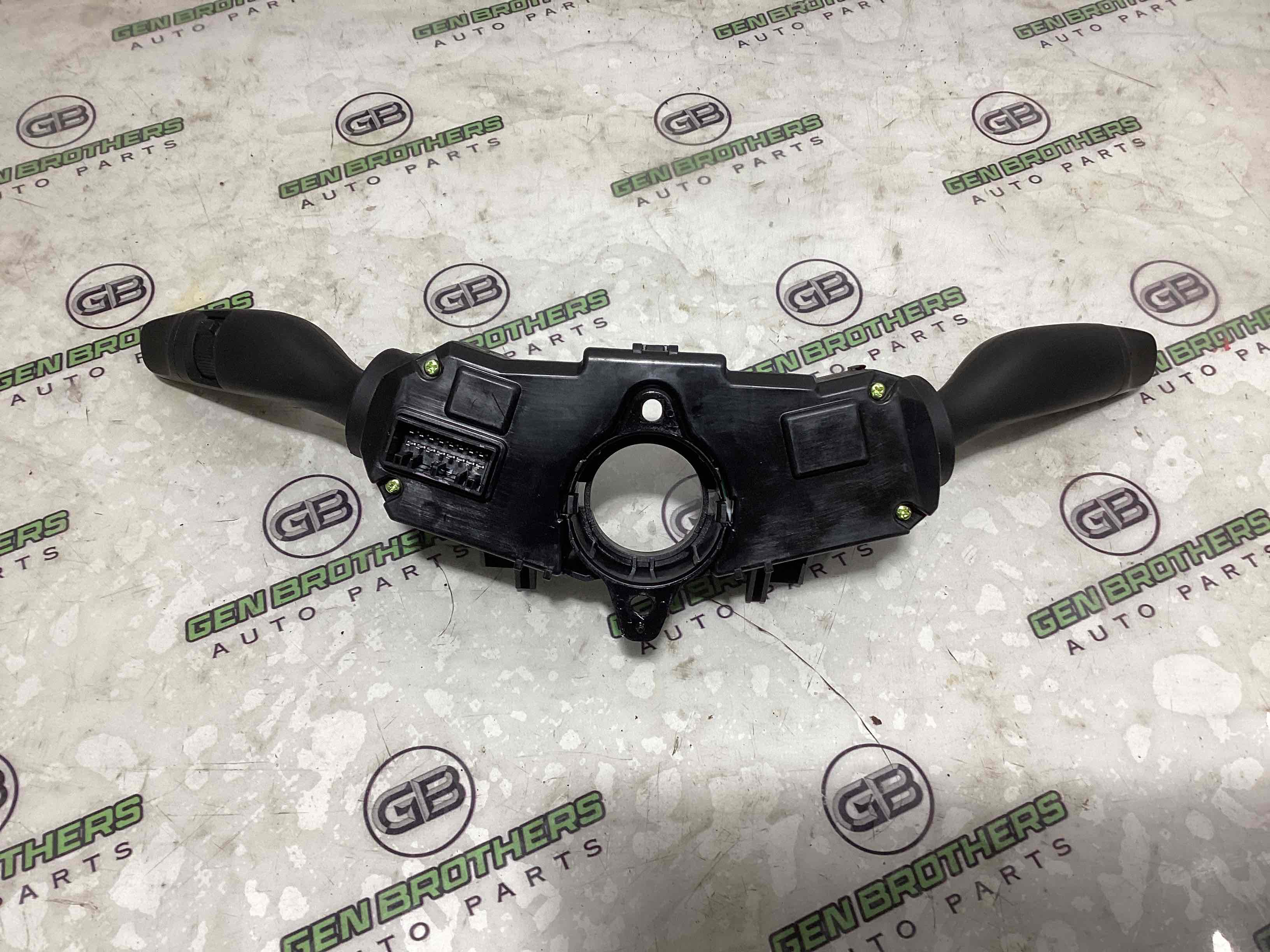 Перемикач підрульовий метелик