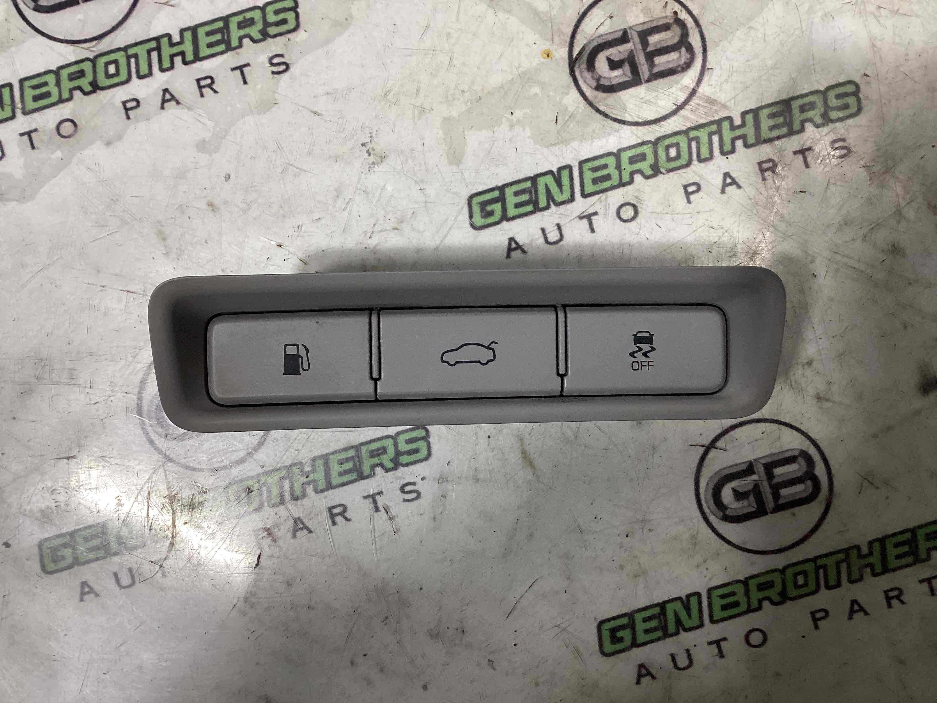 Кнопка відкриття багажника