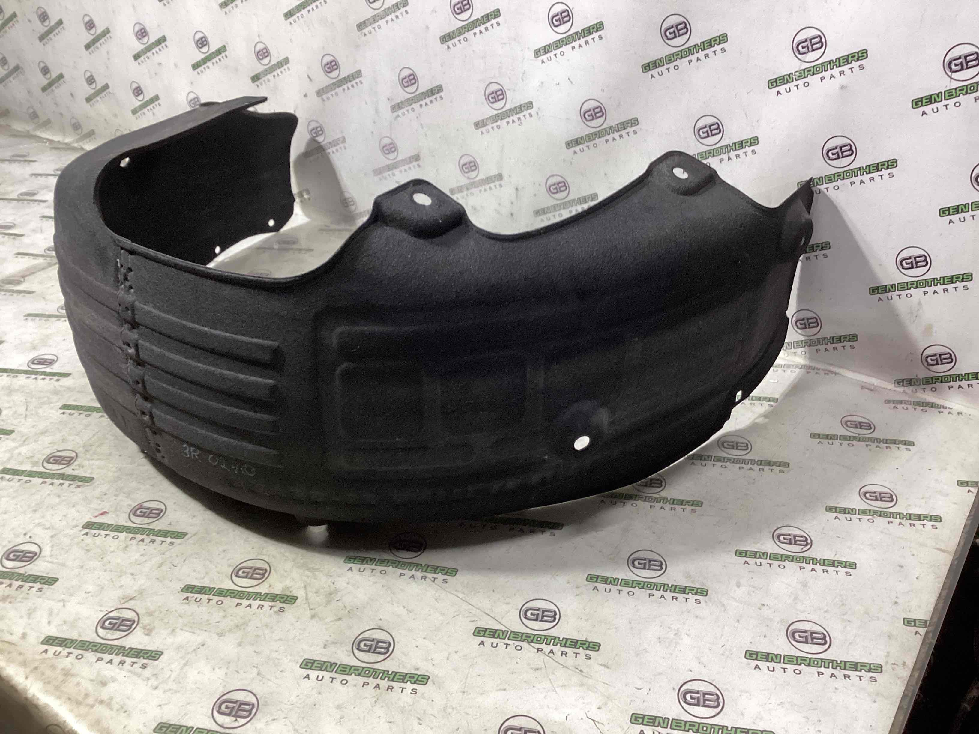 Захист арок задній правий підкрилок