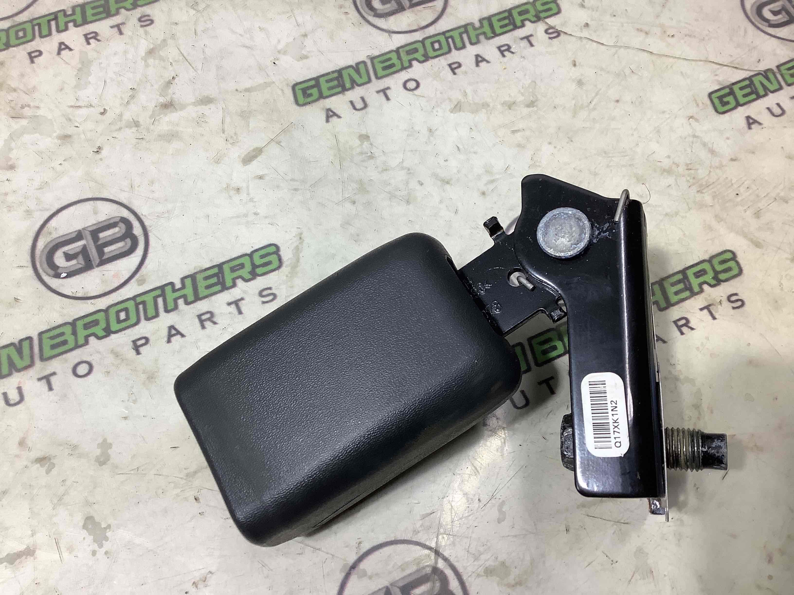 Замок ременя безпеки