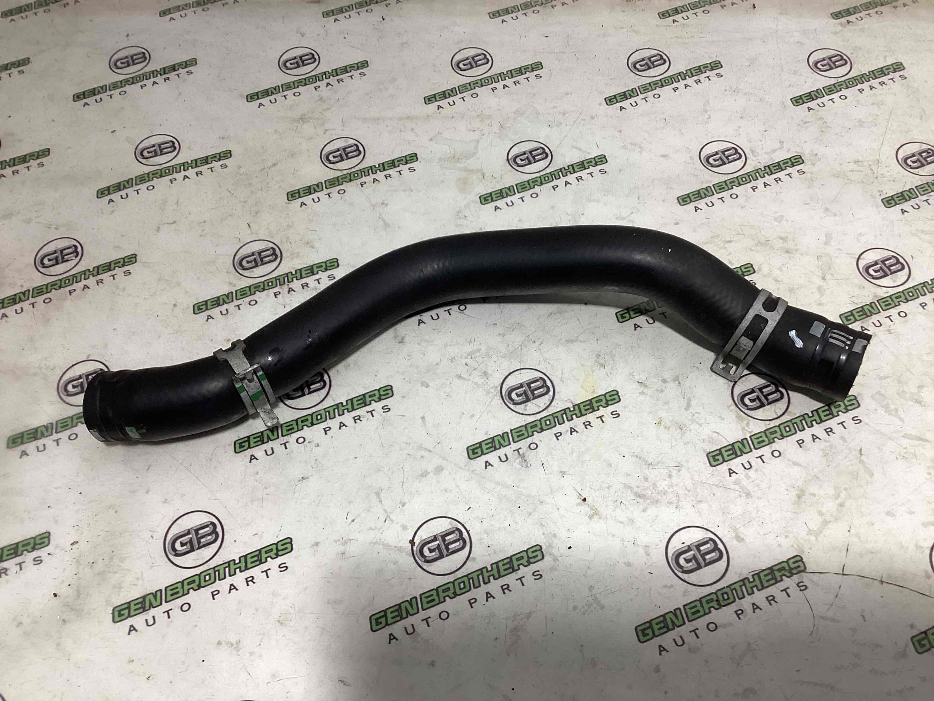 Патрубок радіаторів