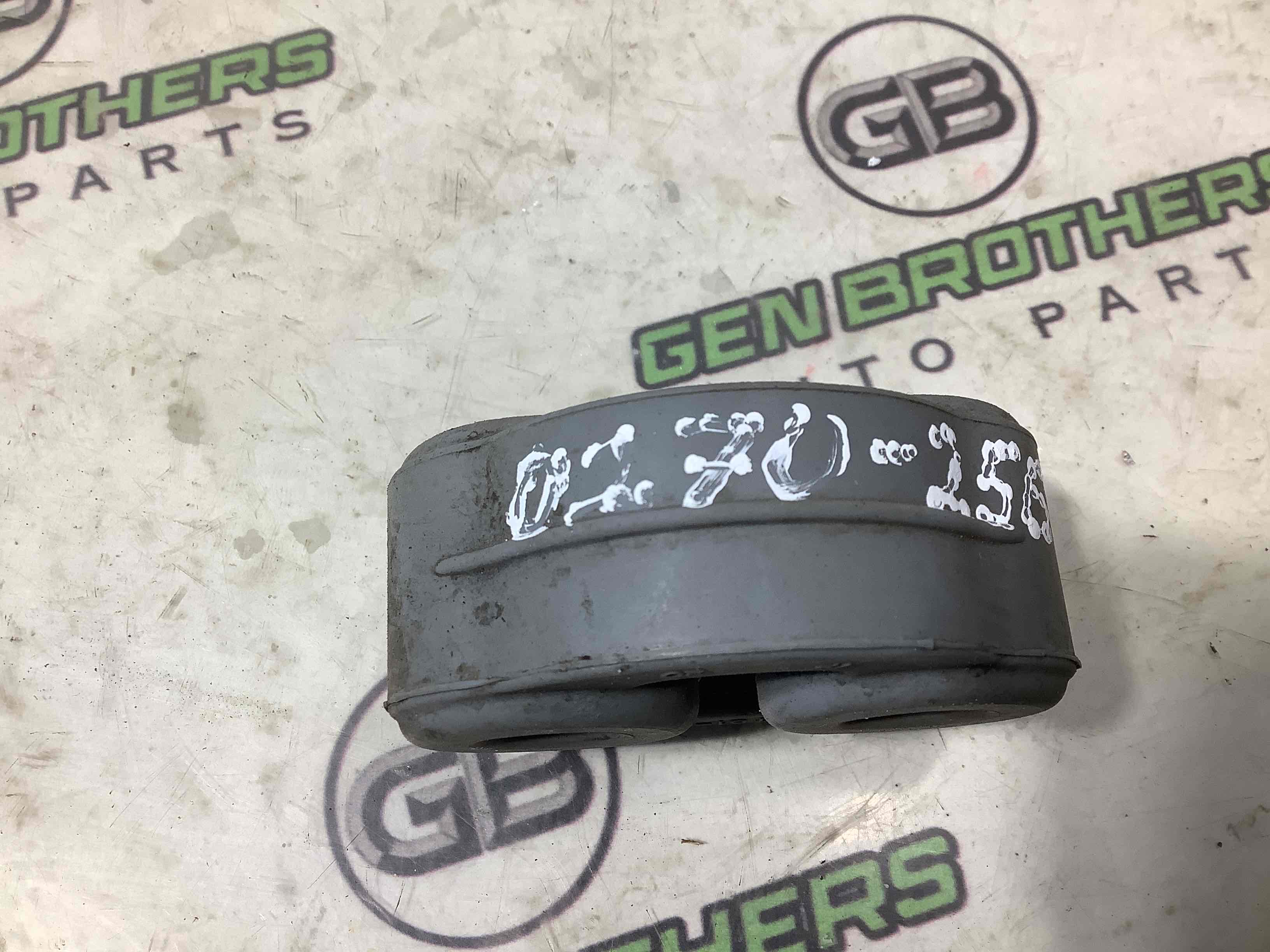 Кронштейн глушника