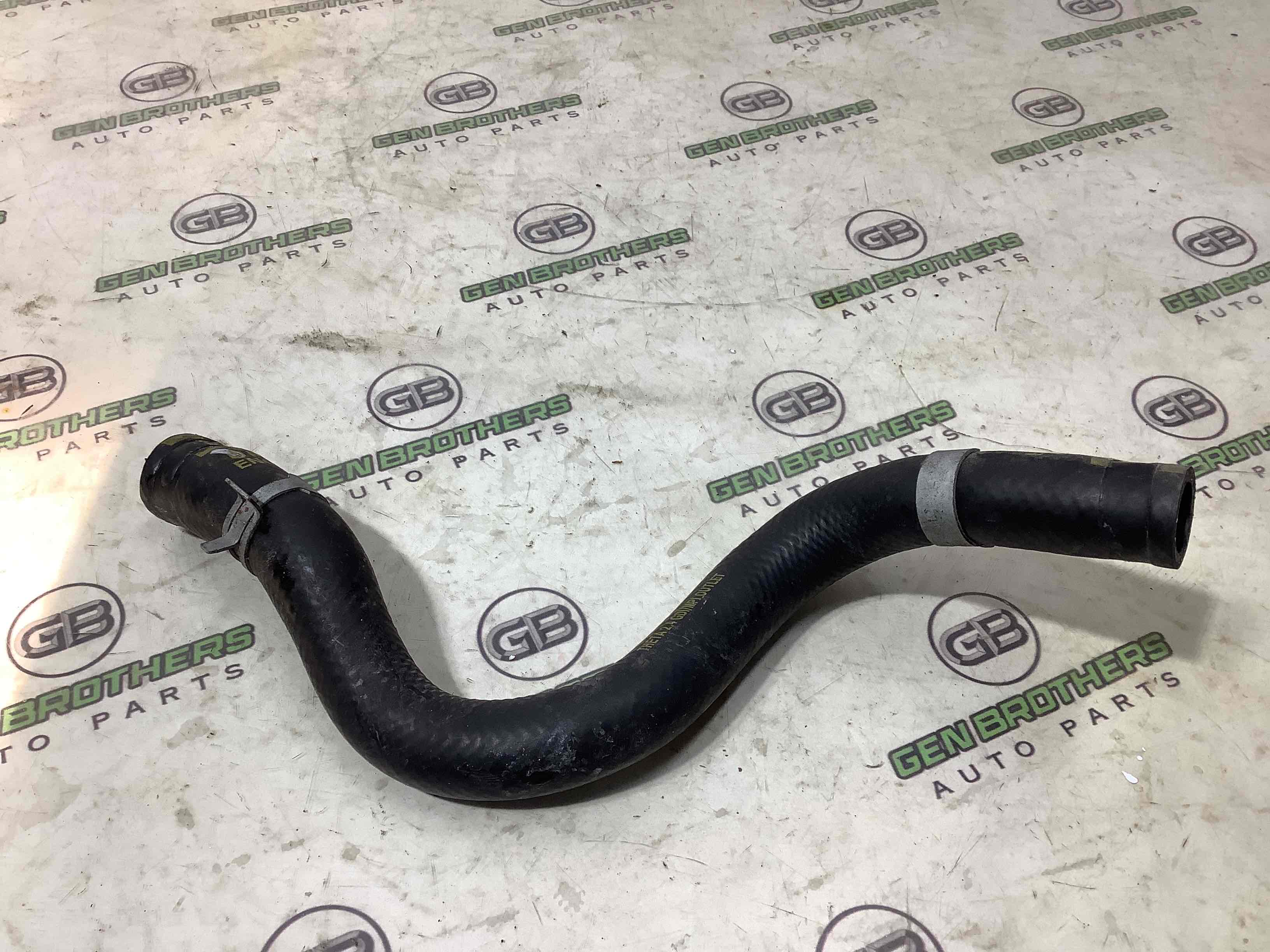 Патрубок трубопровід, шланг