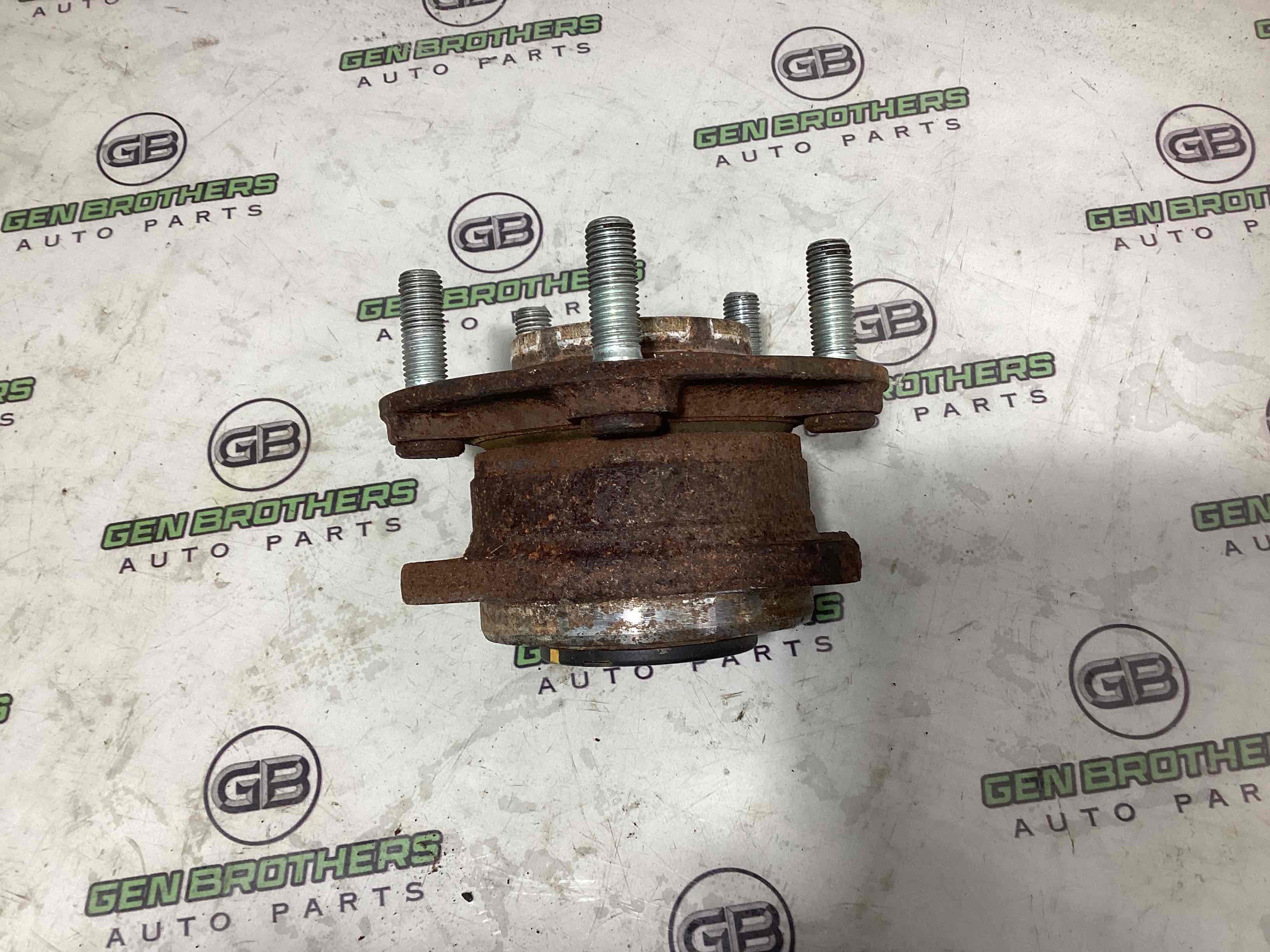 Ступиця передня