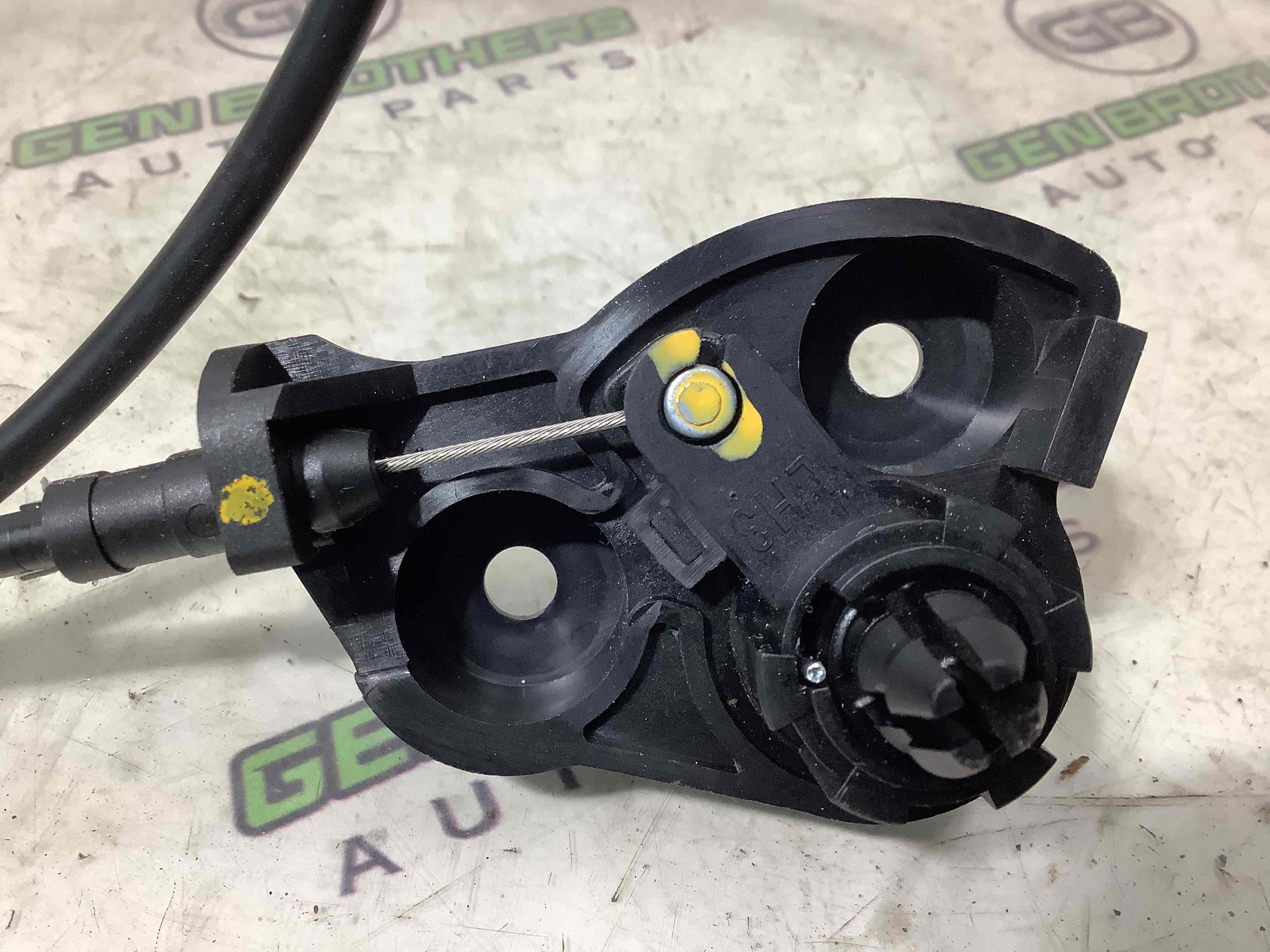 Замок капота, трос капота