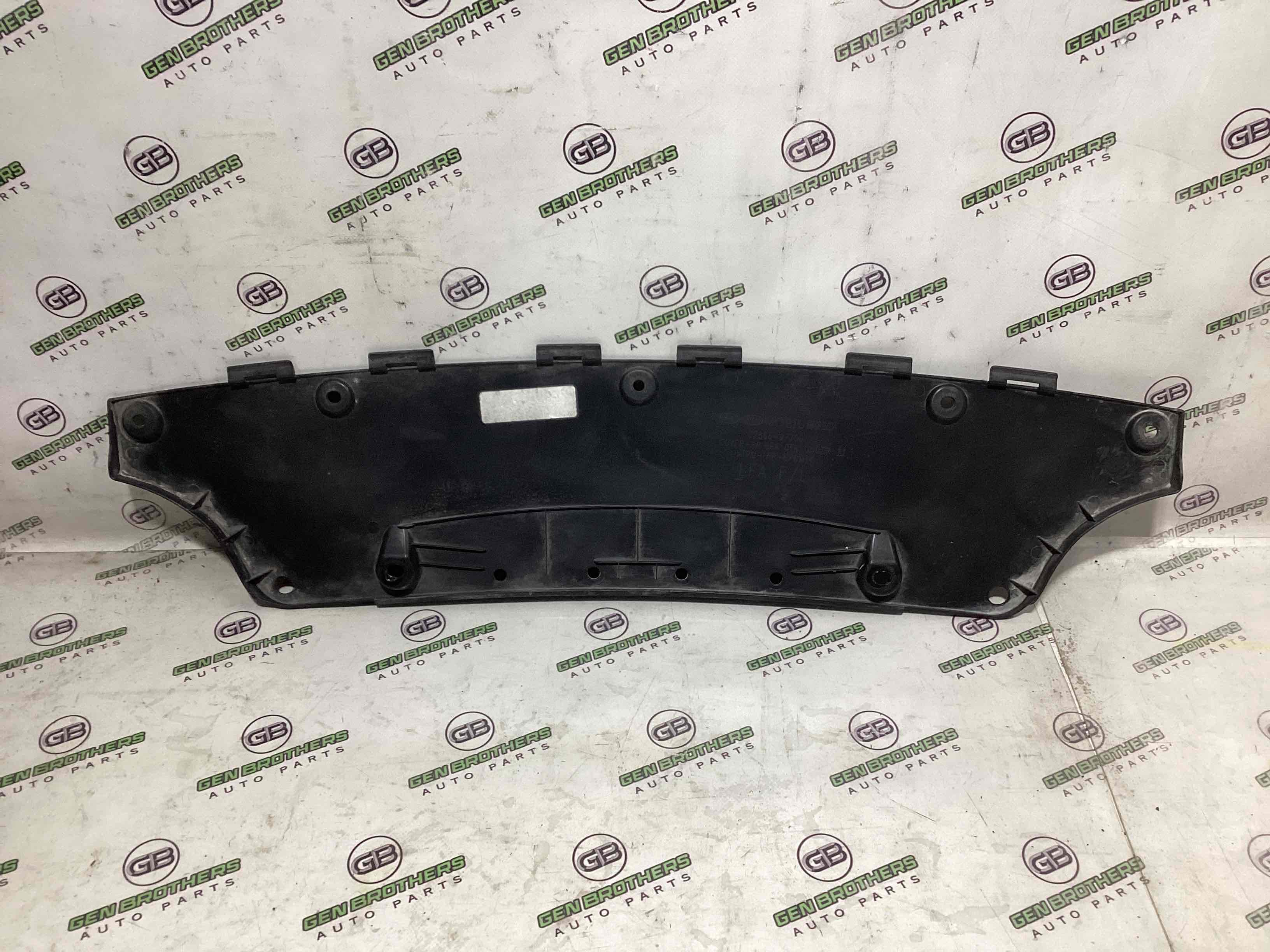 Захист заднього бампера