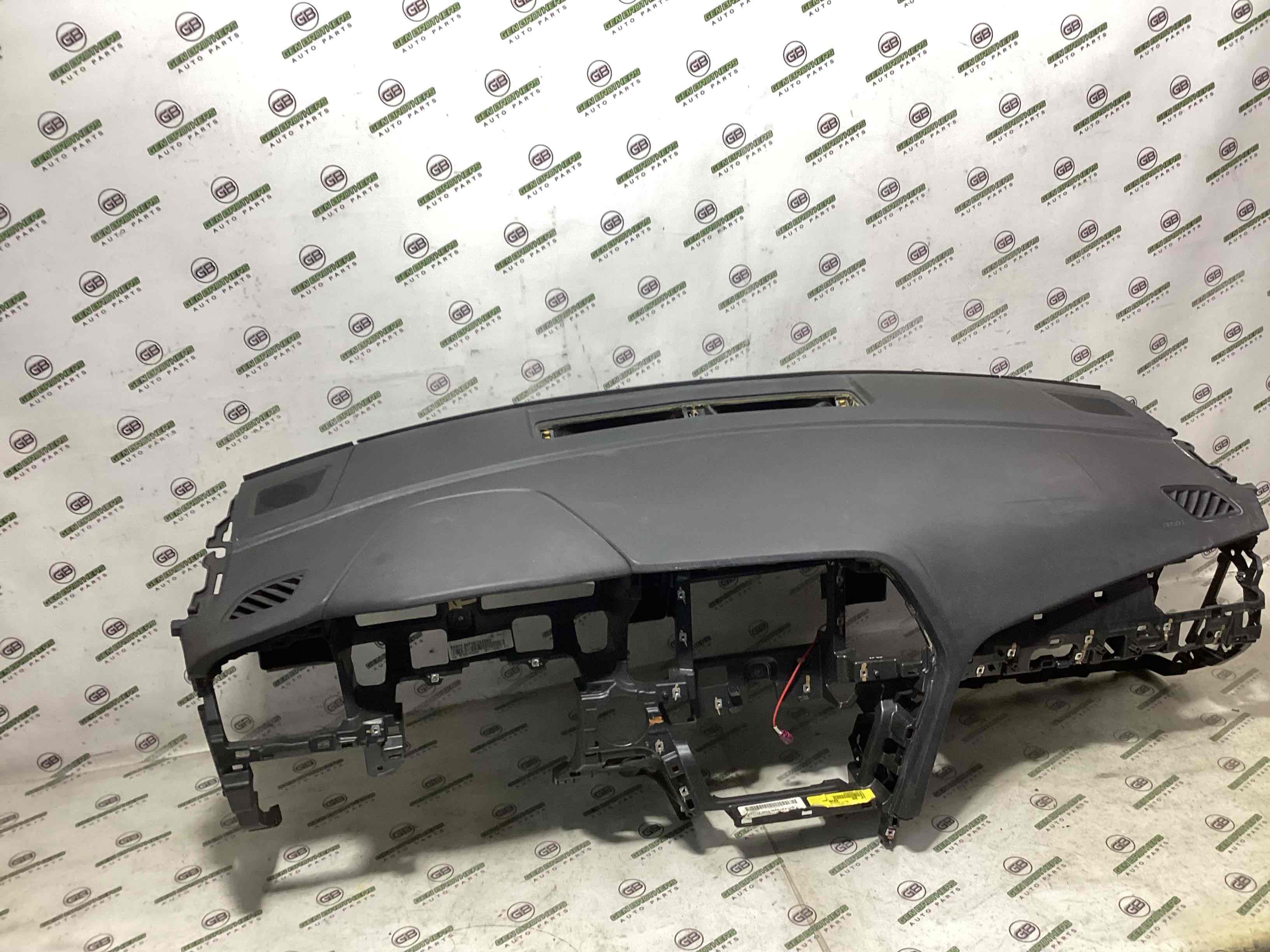 Панель передня салону торпедо