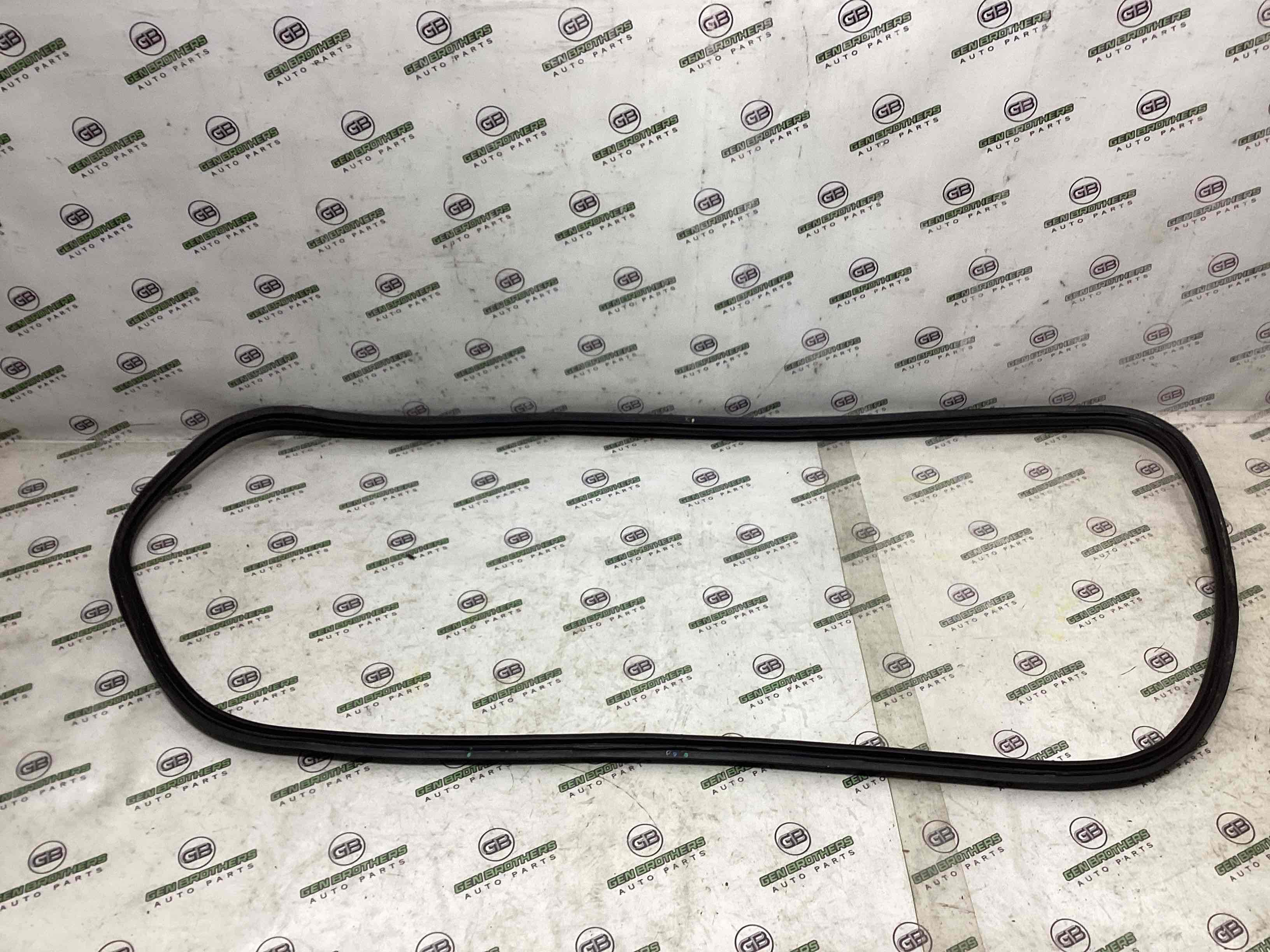 Ущільнювач кришки багажника, двері багажника