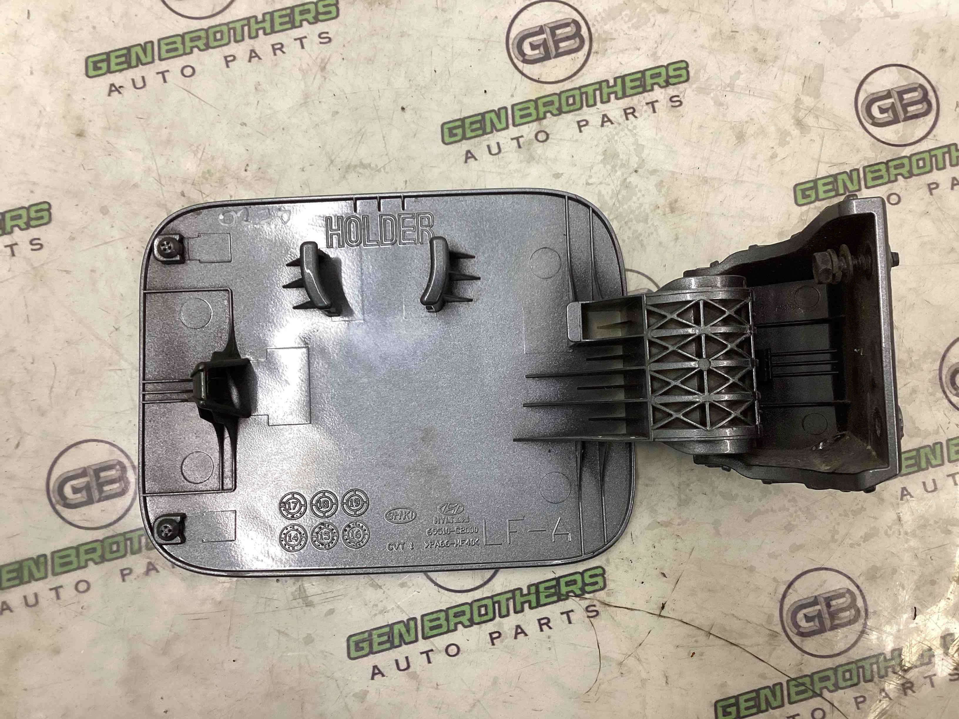 Лючок бензобака