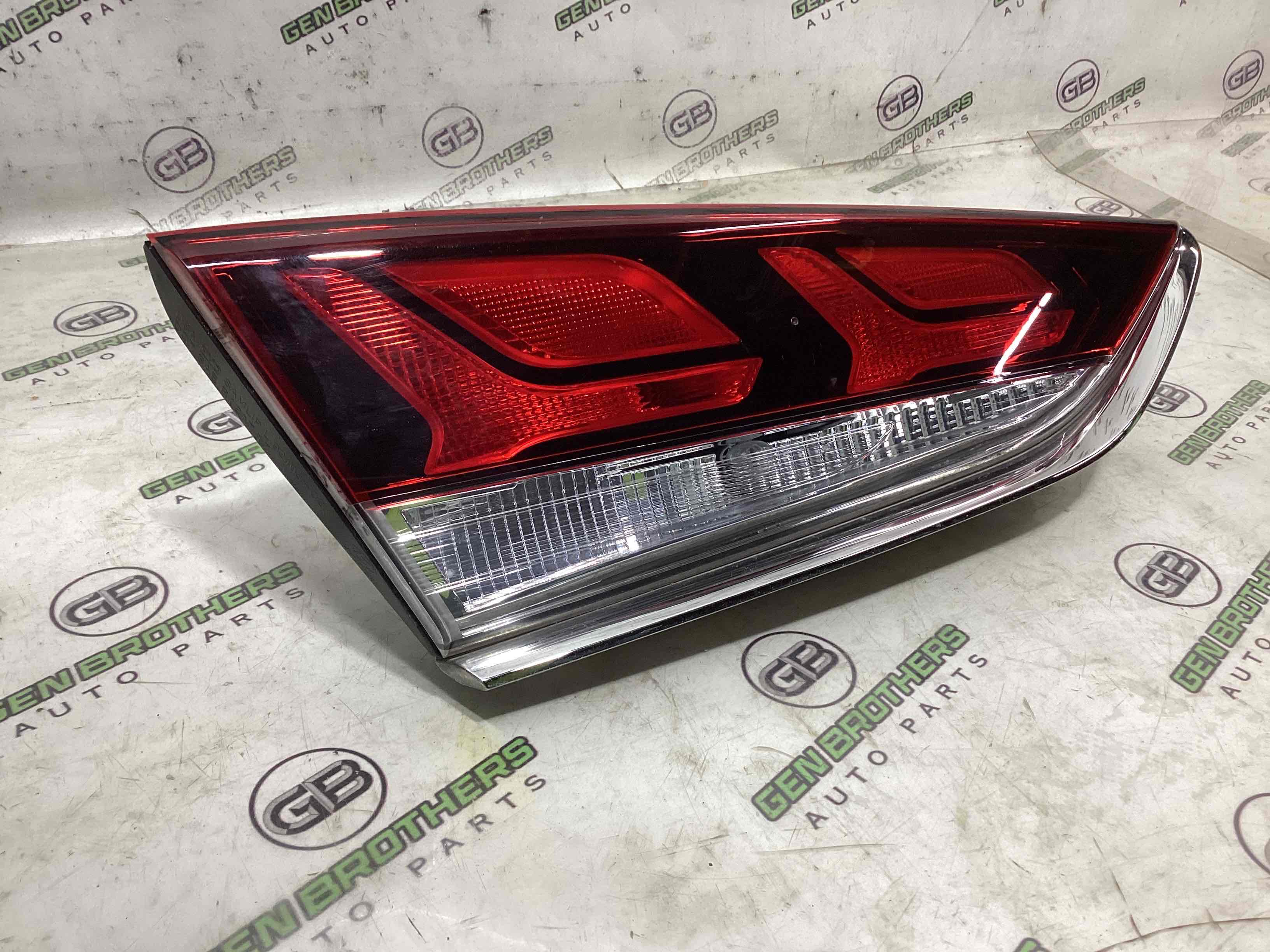 Ліхтар задній лівий