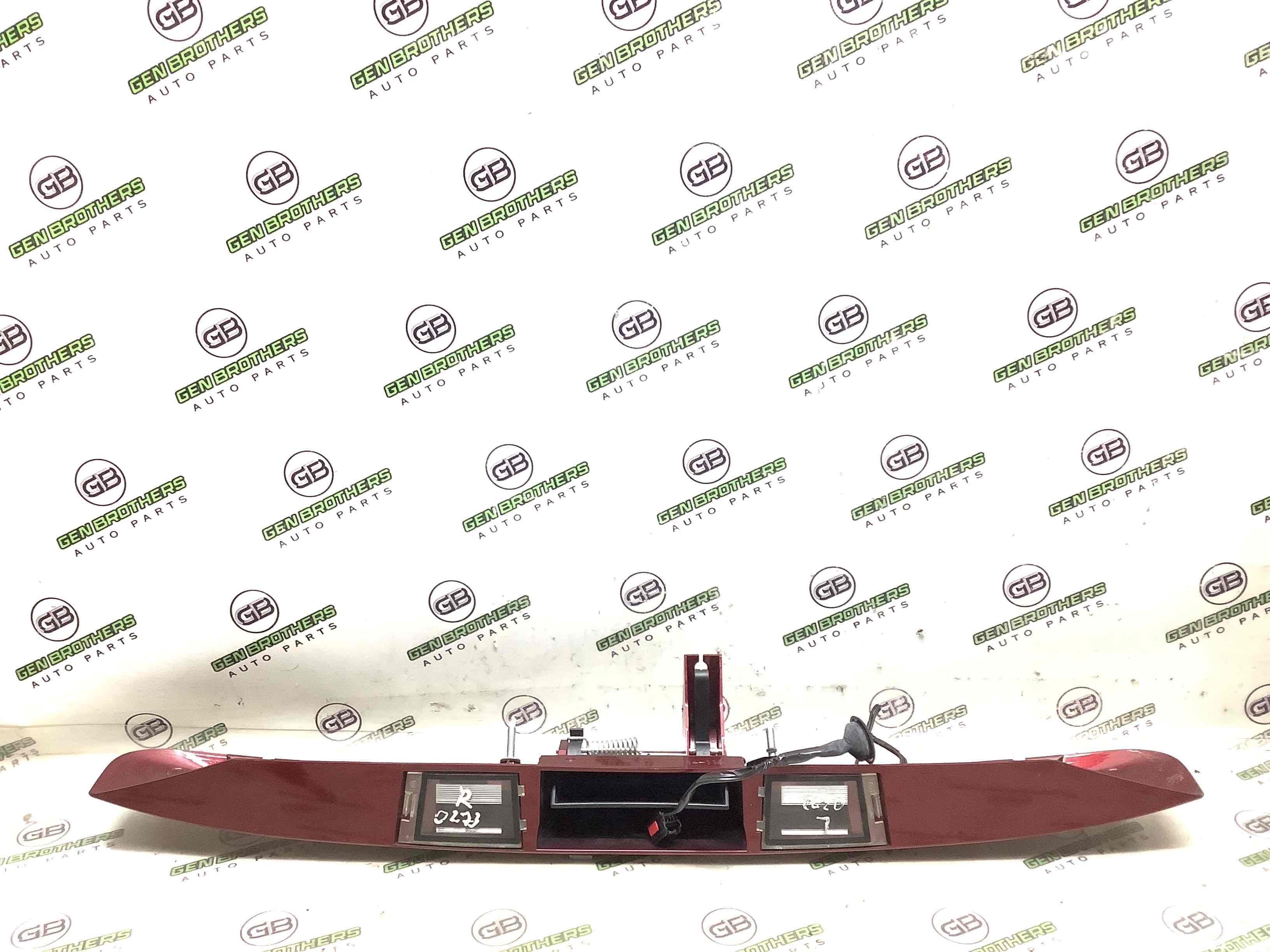 Молдинг двері багажника, кришки багажника, задні молдинги кузова