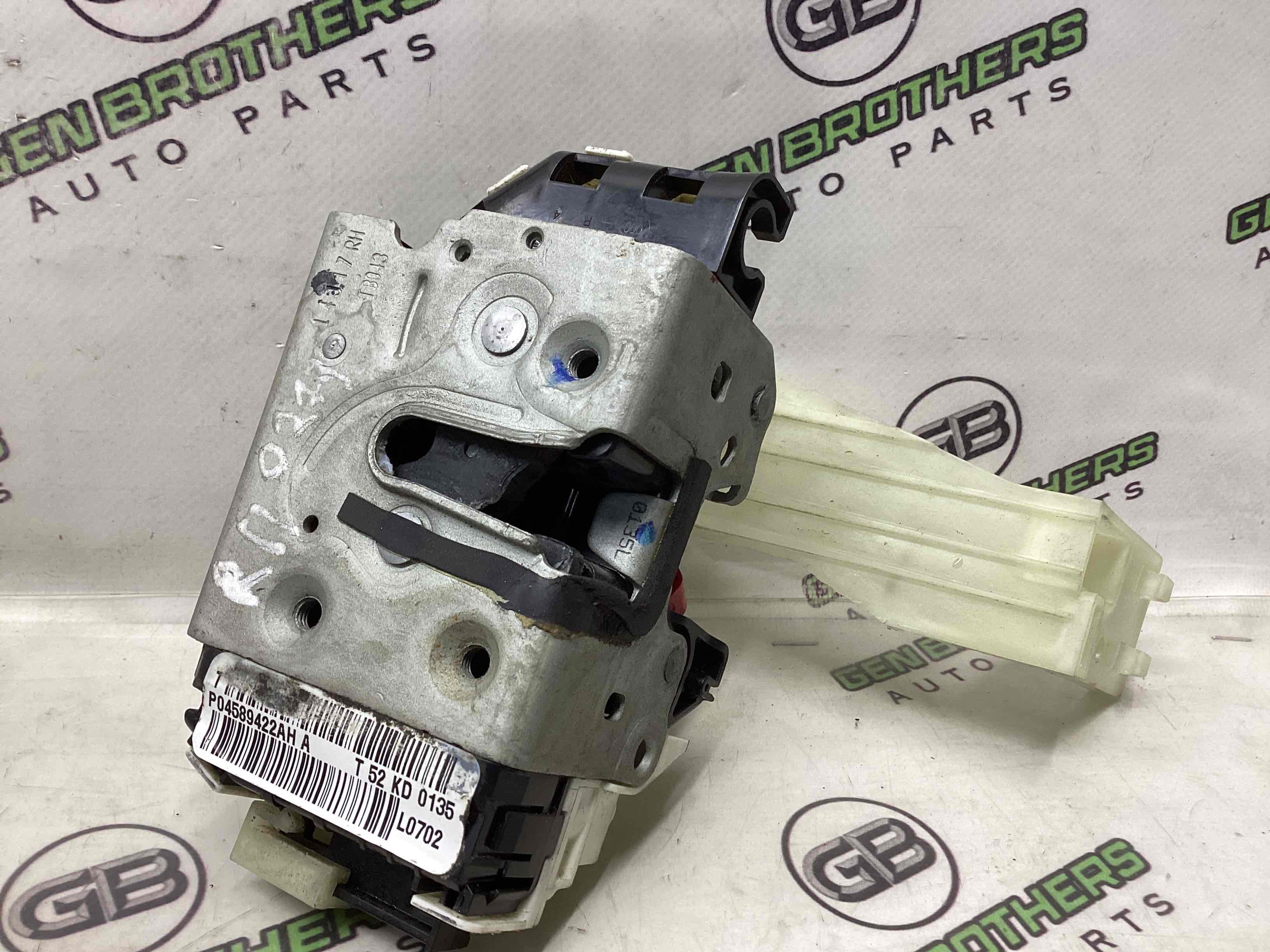 Замок дверей передньої правої