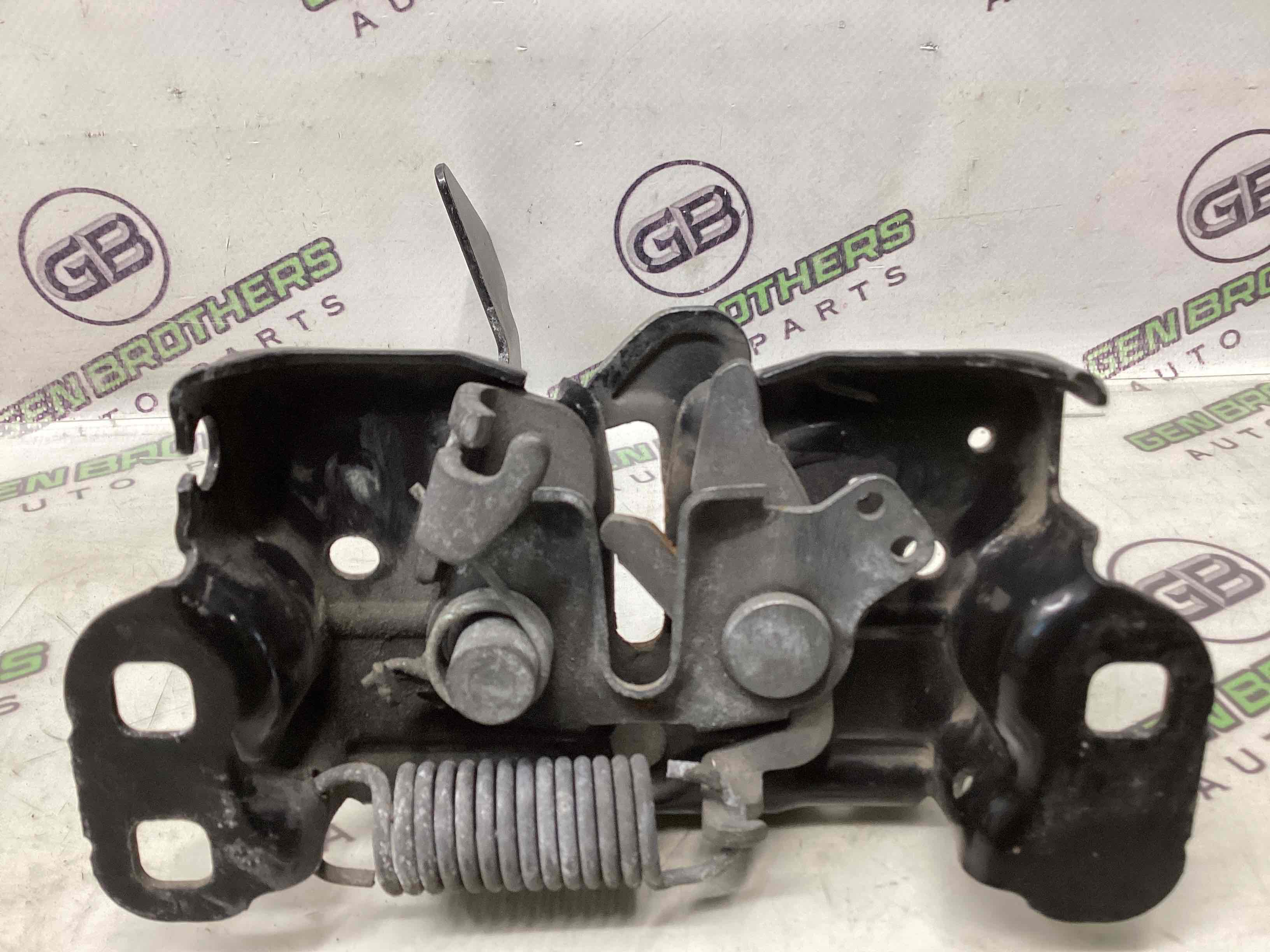 Замок капота, трос капота