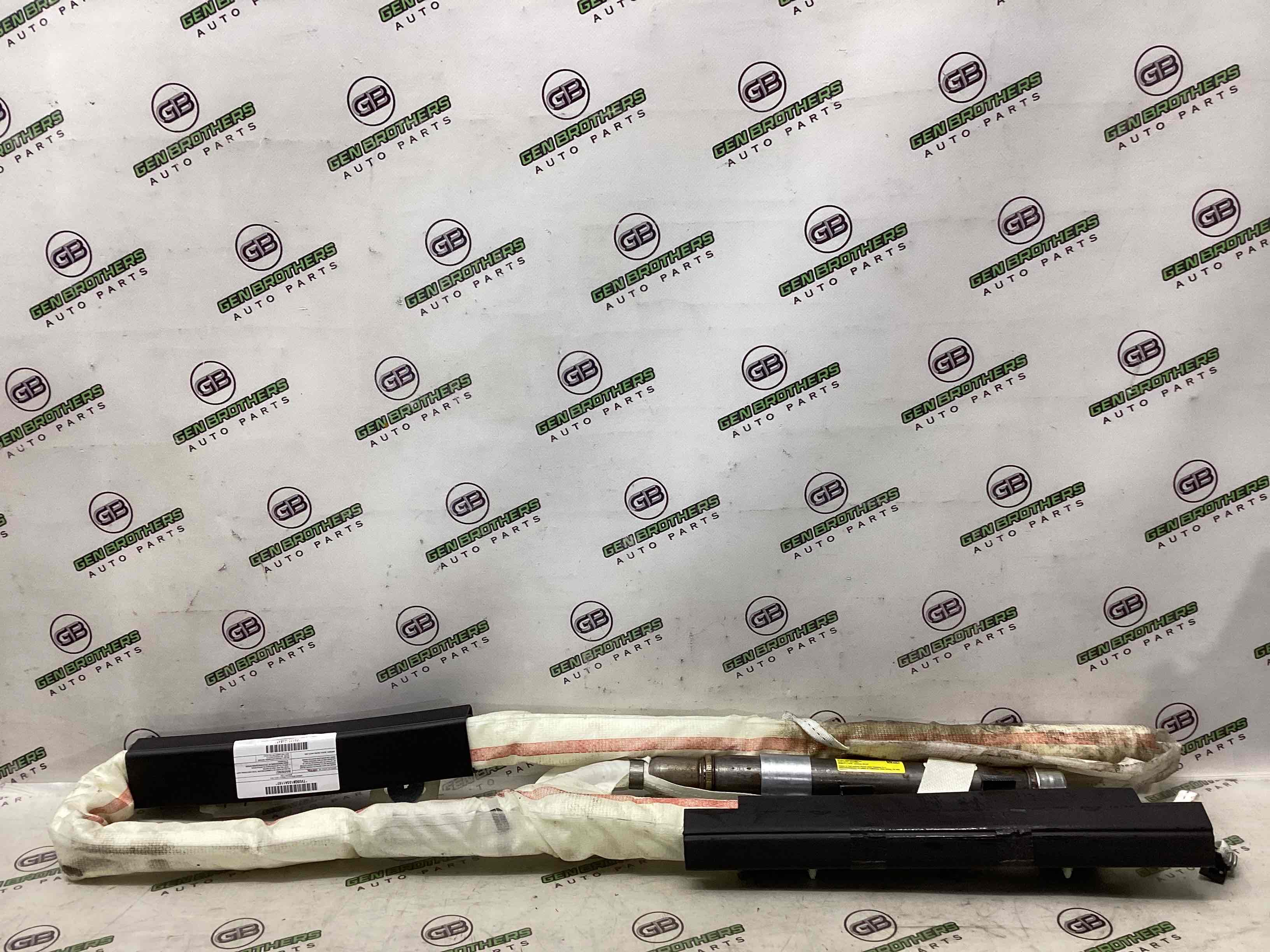 Подушка безпеки збоку шторка