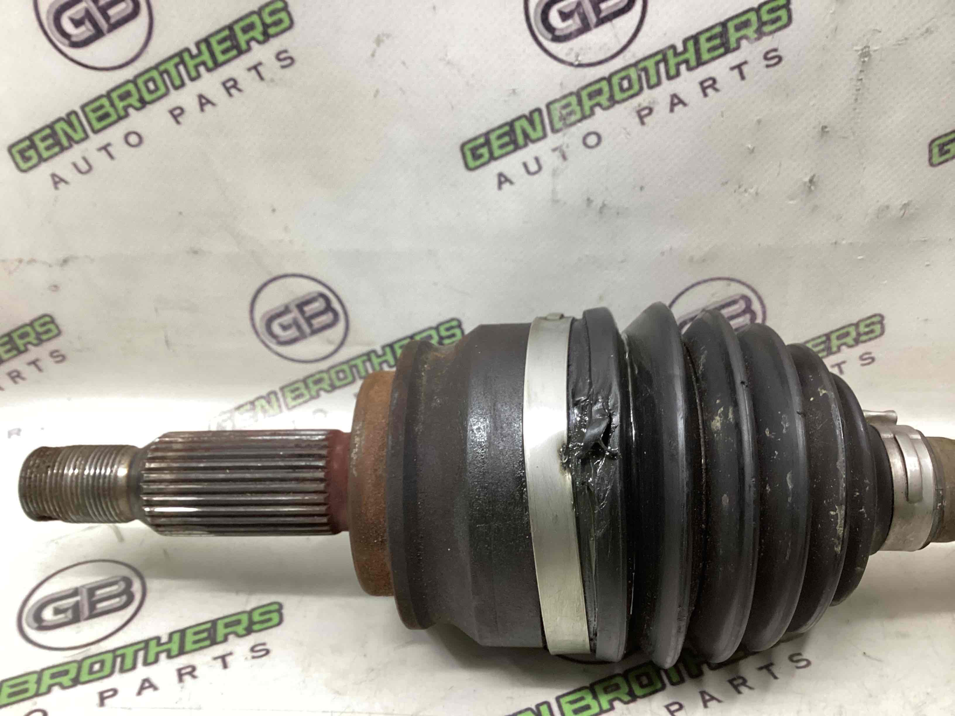 Піввісь передня ліва привідний вал, ШРУС