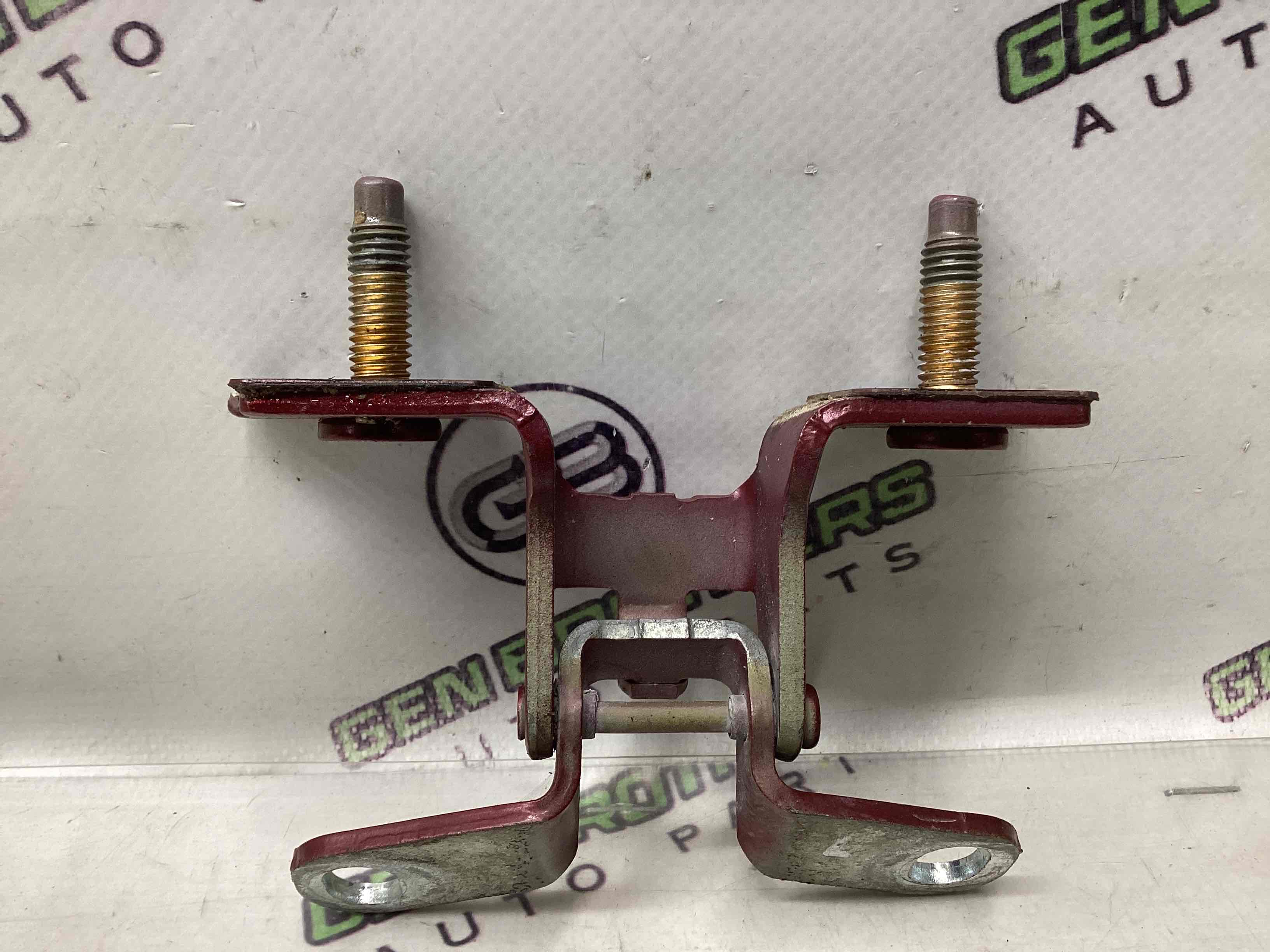 Петля кришки багажника, двері багажника