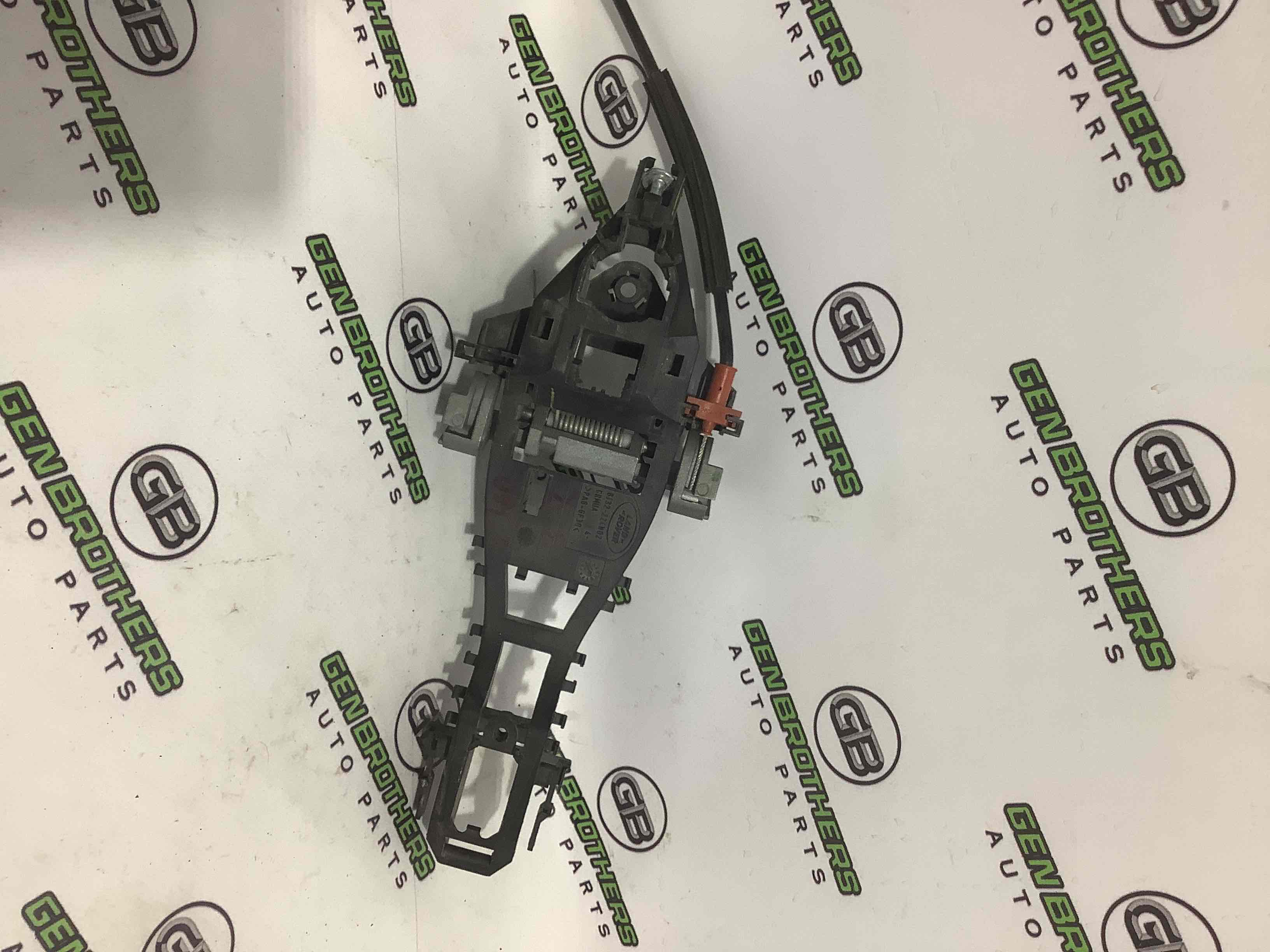 Кронштейн ручки дверей