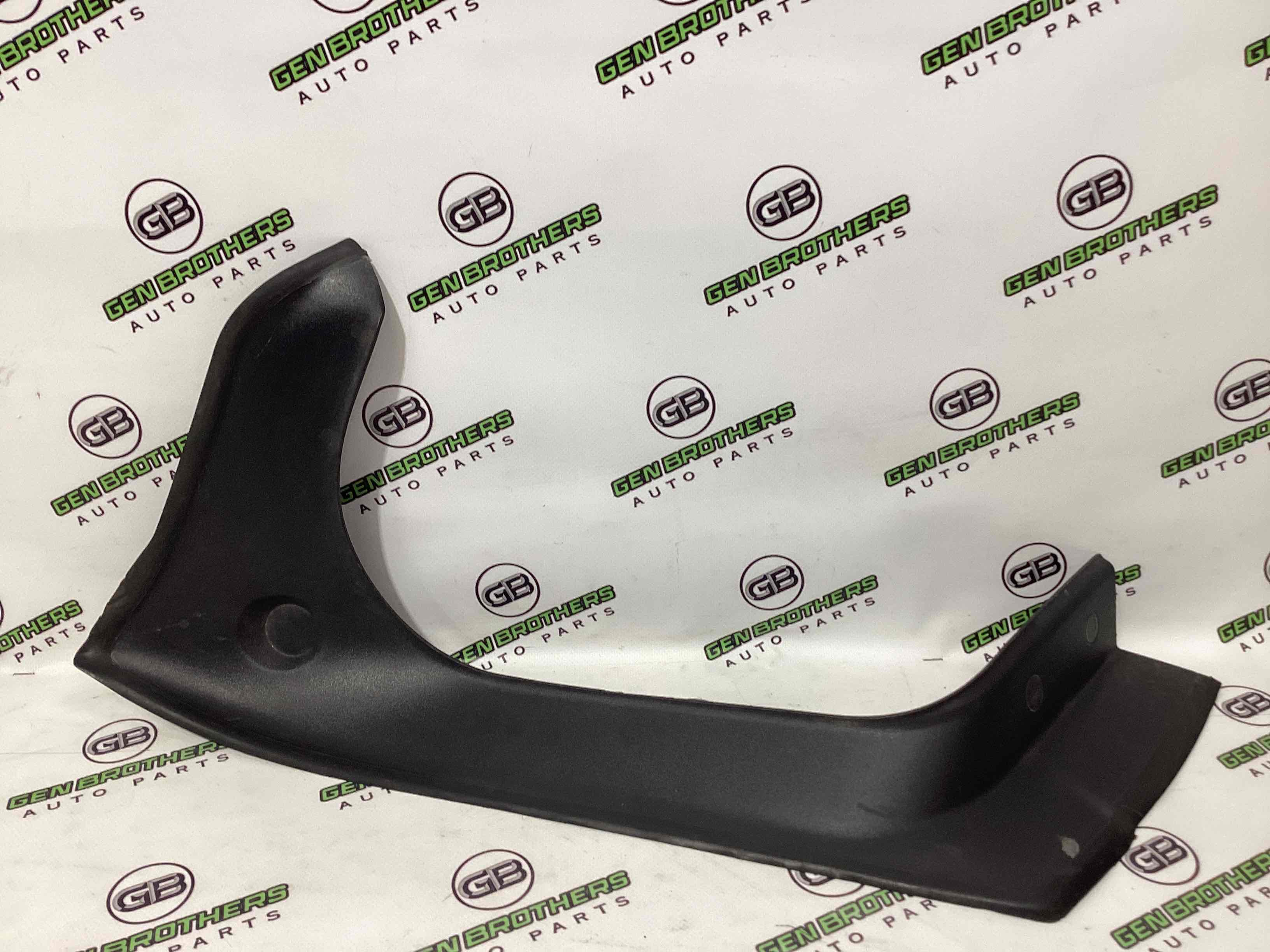 Елементи оздоблення багажника