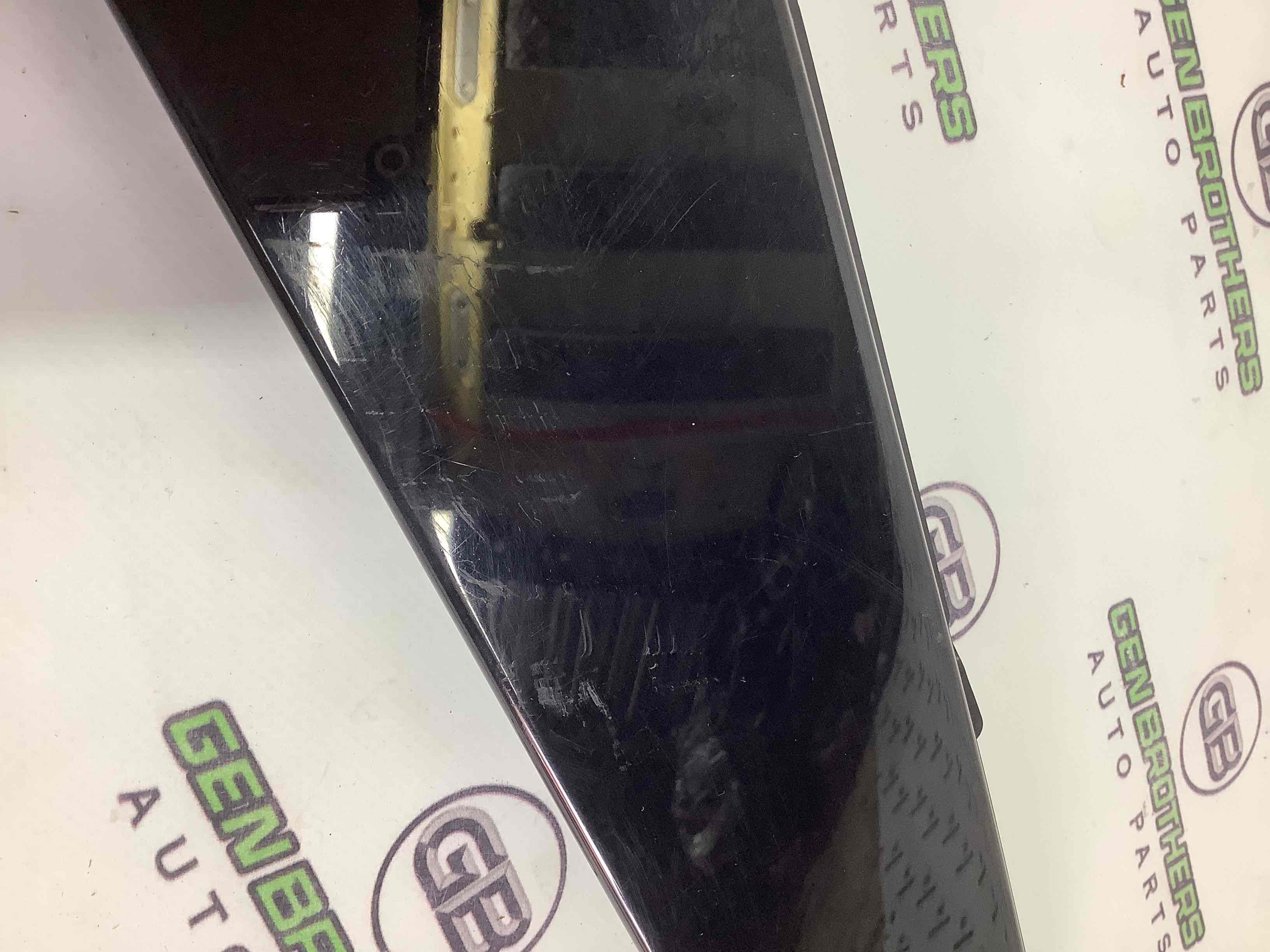 Молдинг двері передньої лівої