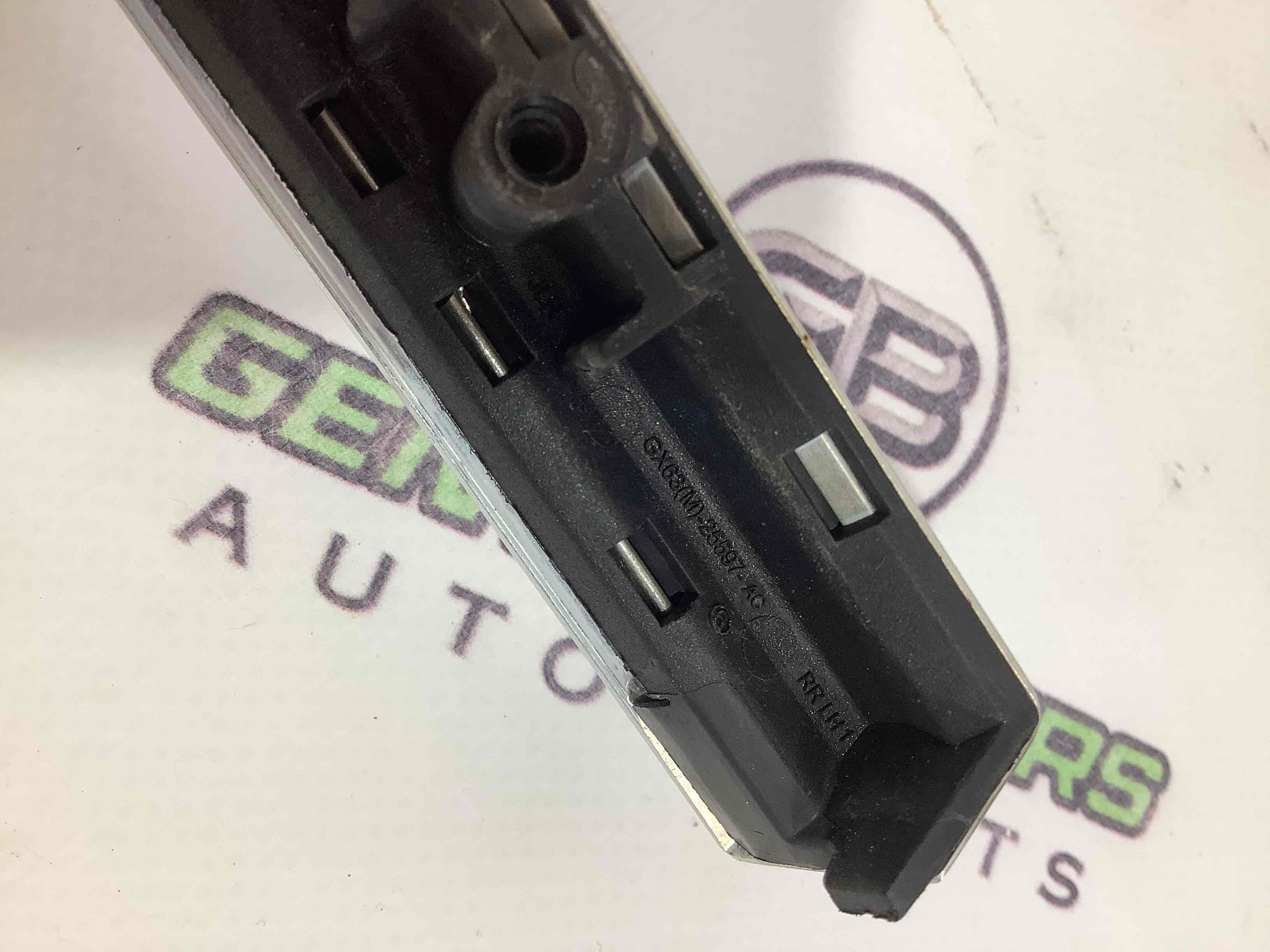 Молдинг двері задньої лівої