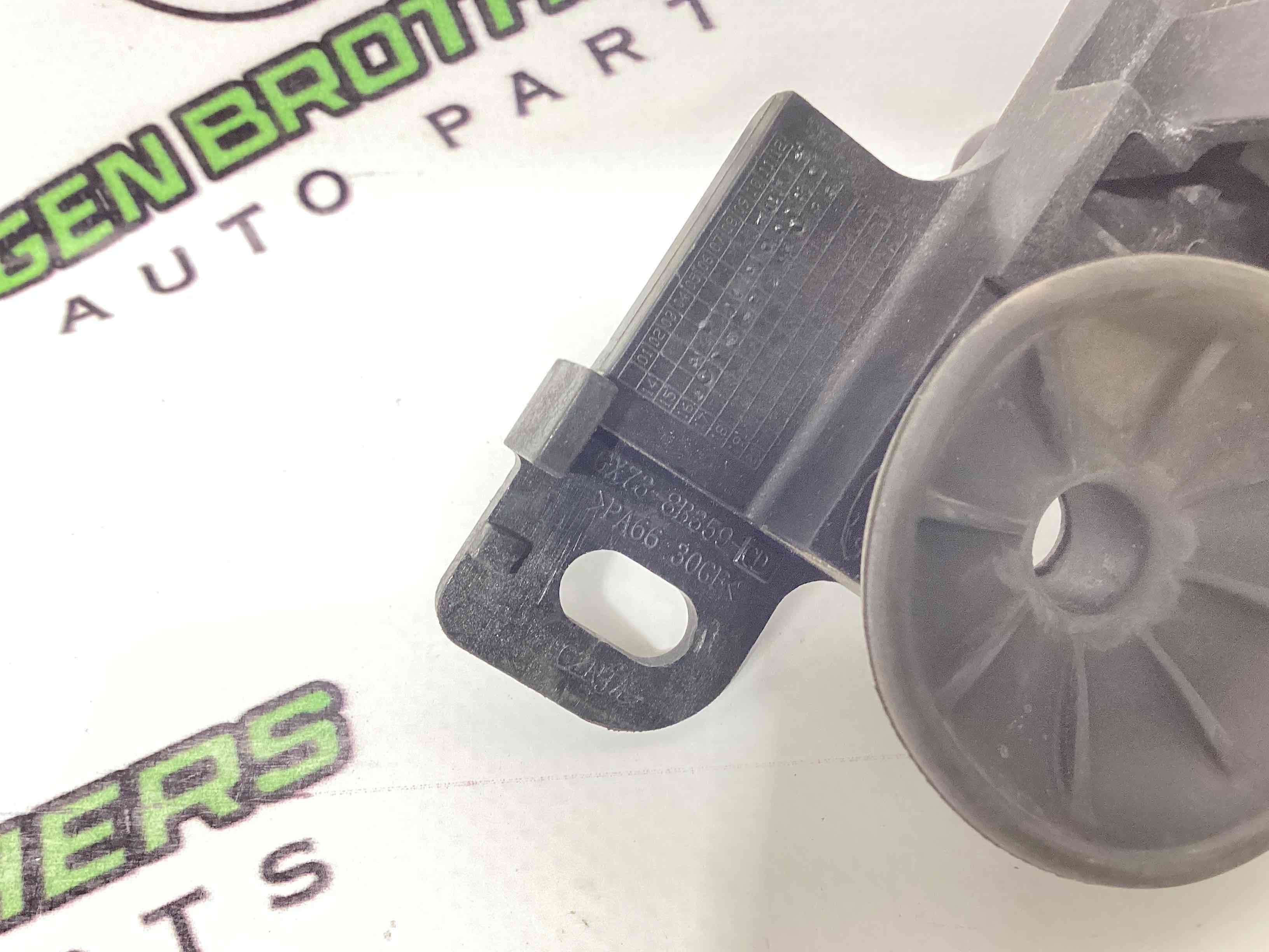 Опора радіатора, кріплення, кронштейн, ущільнювач радіатора