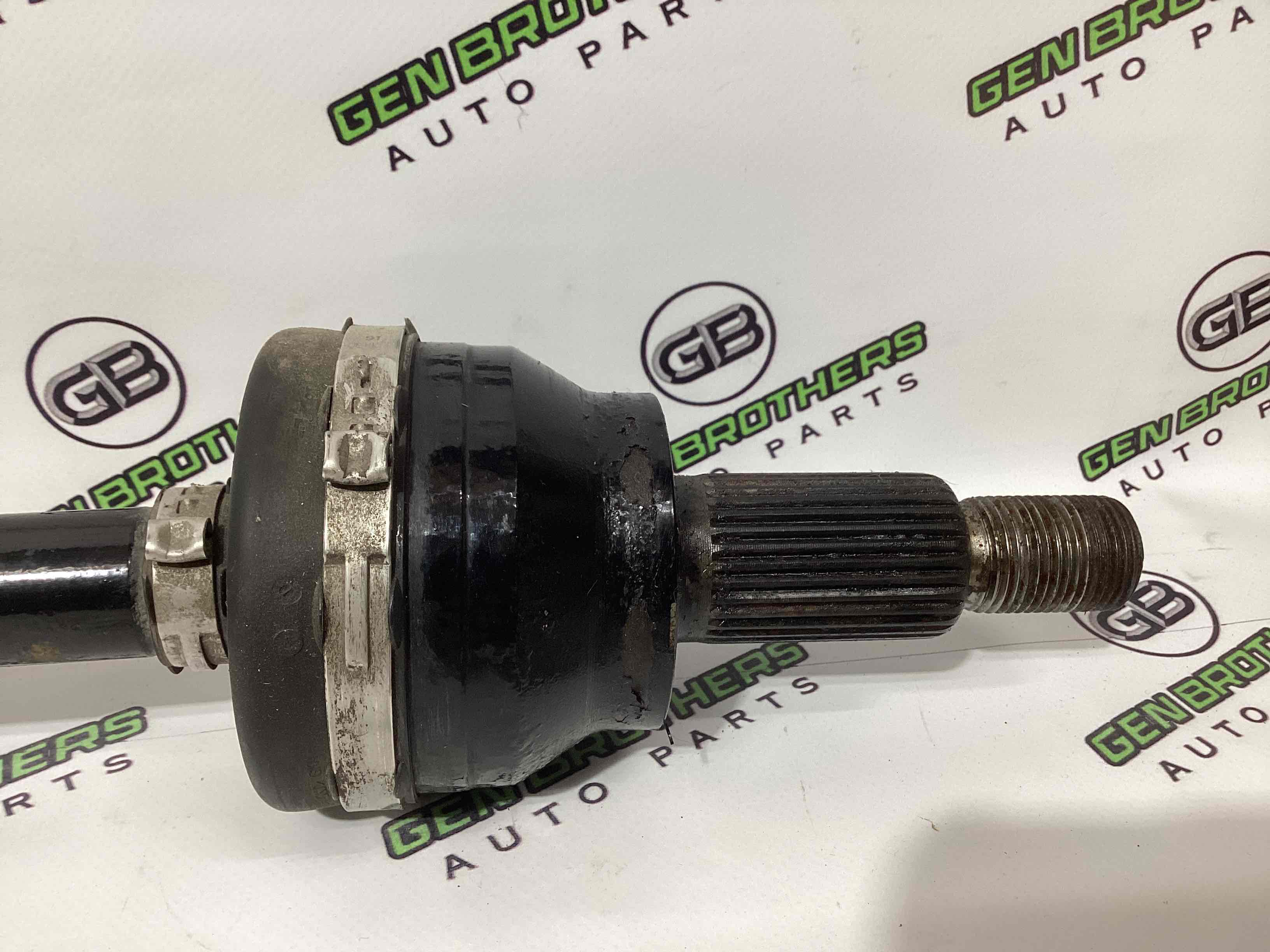 Напіввісь задня ліва