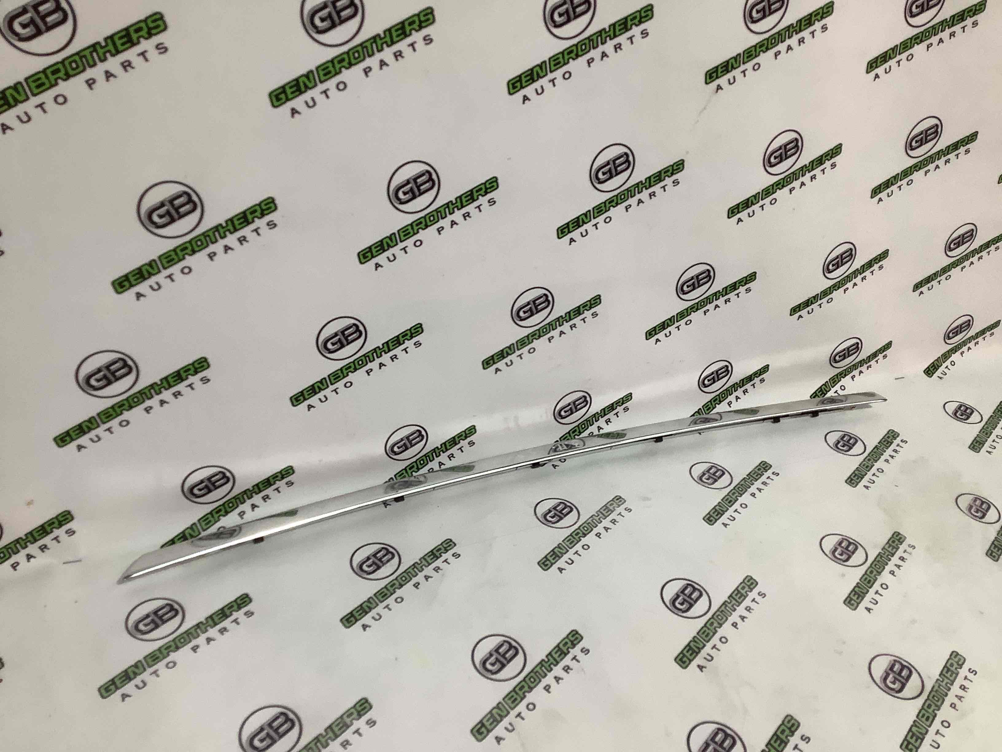 Молдинг двері задньої правої