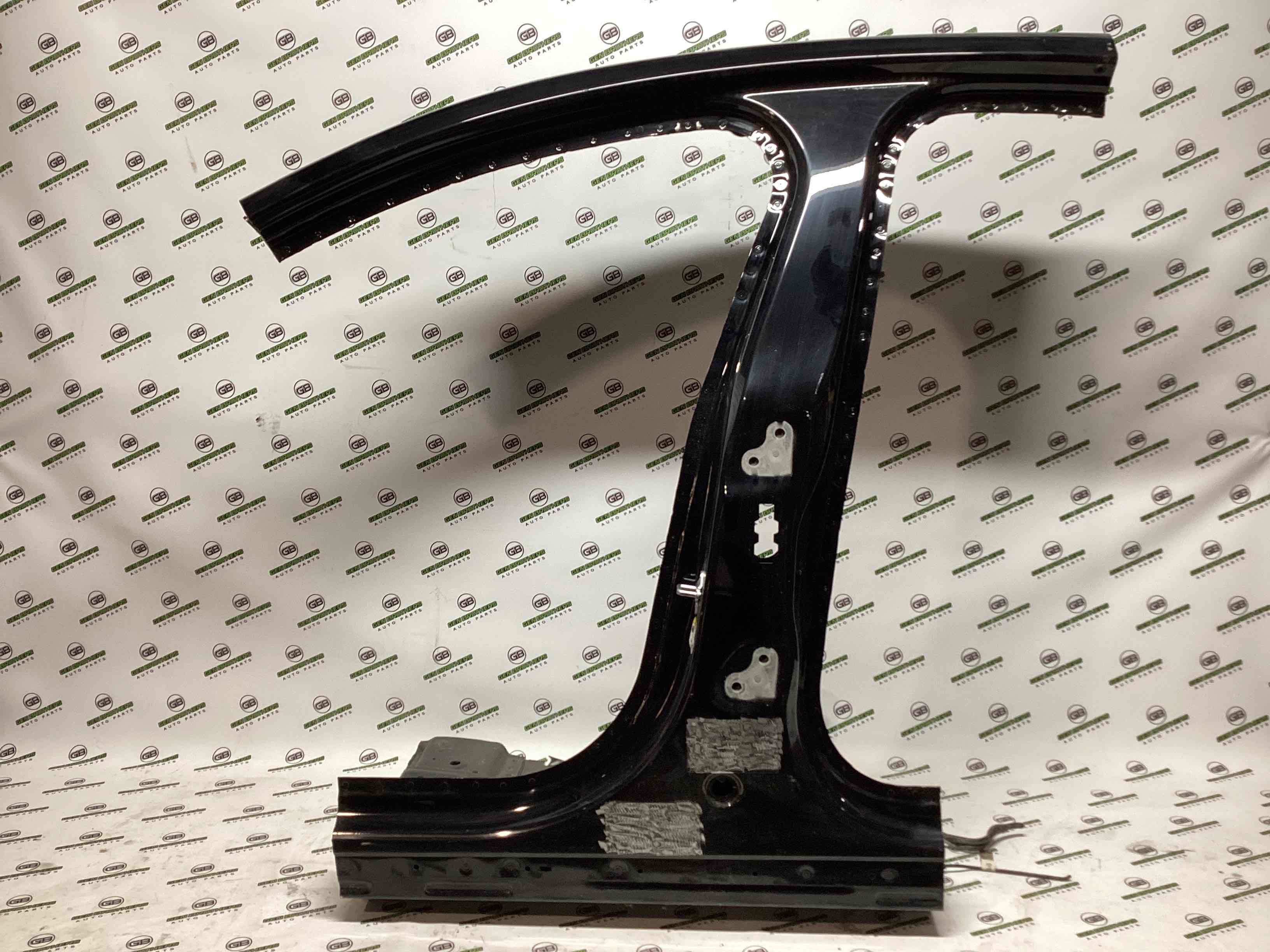 Стійки кузова та пороги