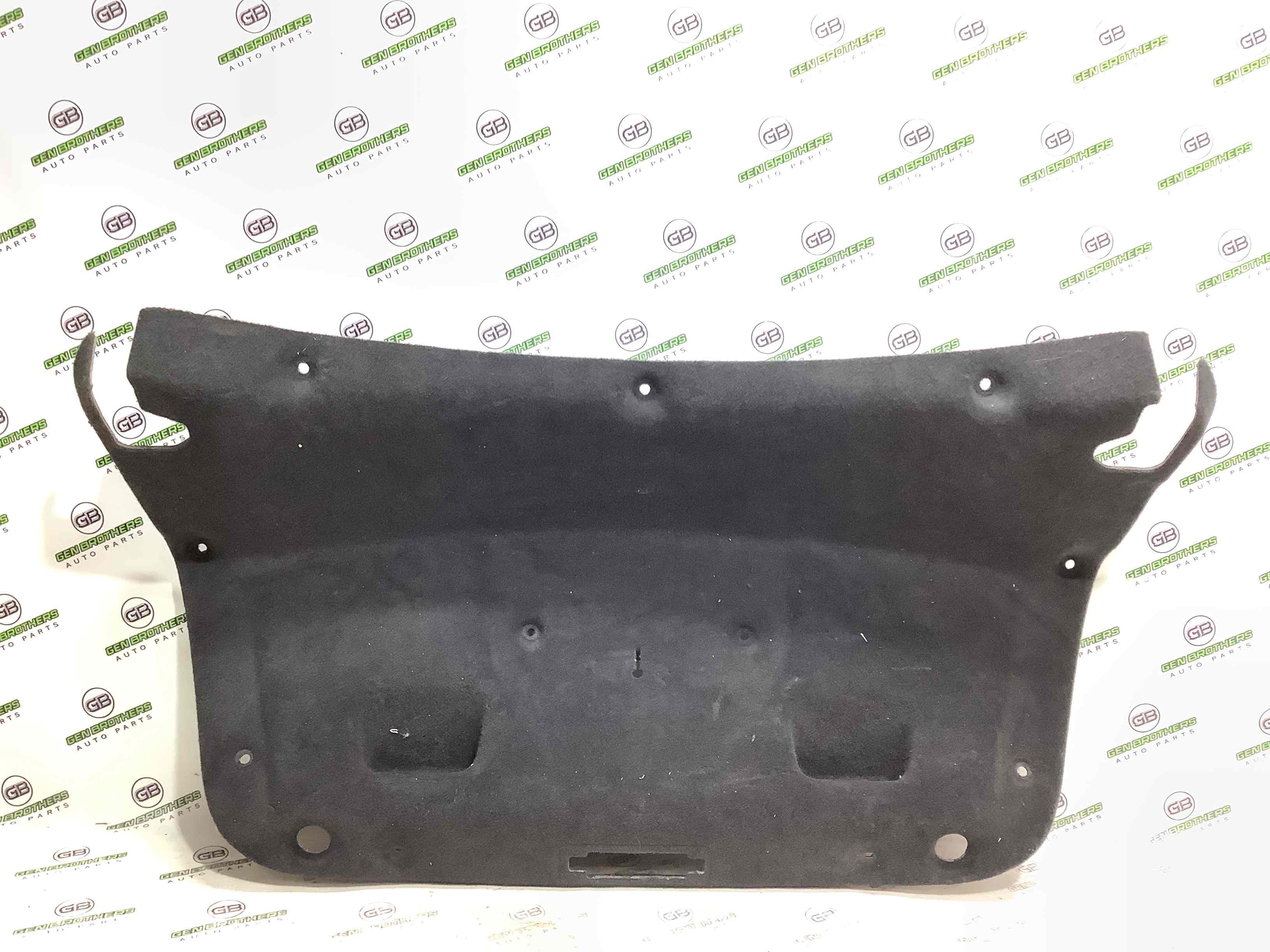 Обшивка кришки багажника