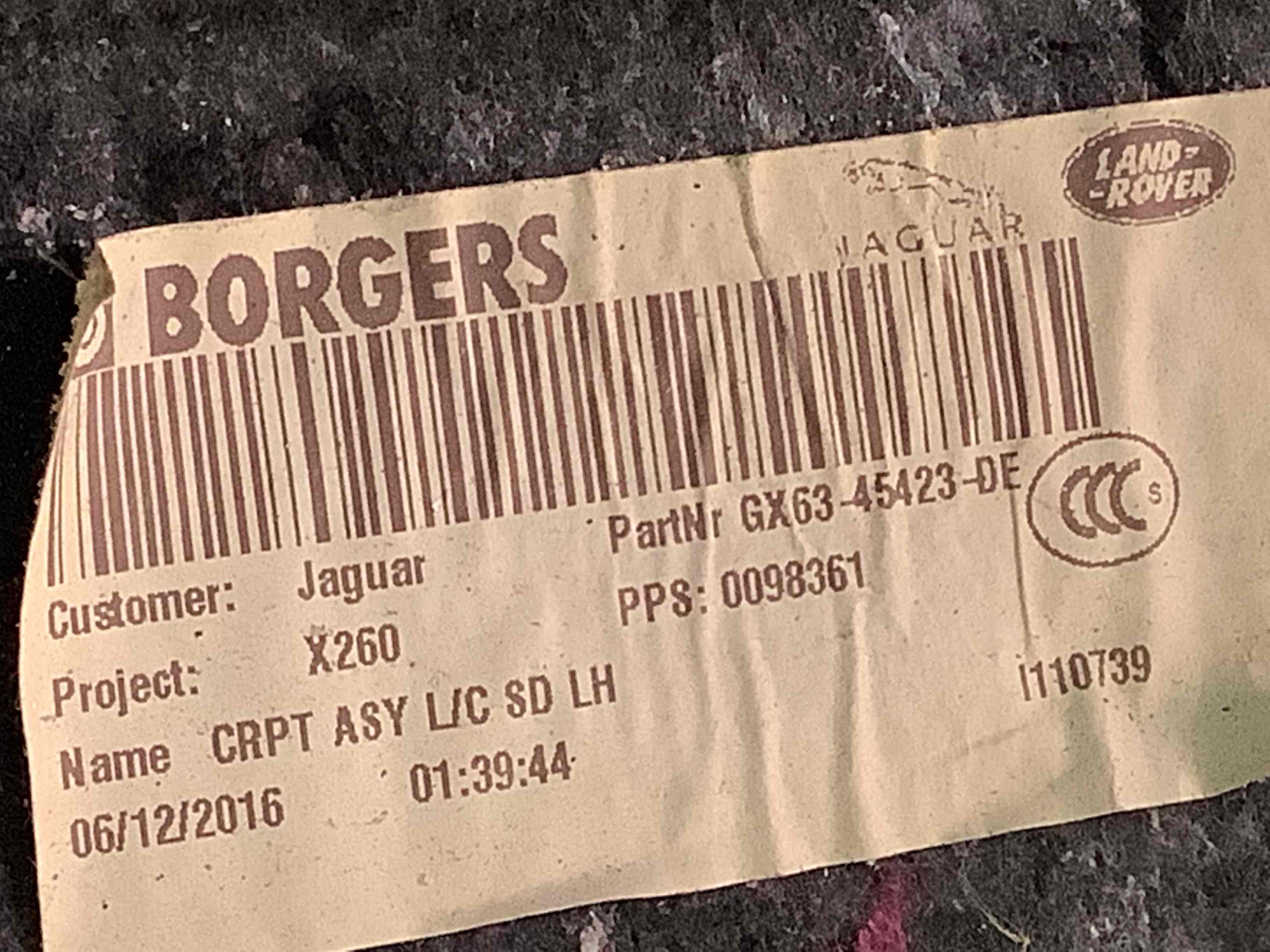 Елементи оздоблення багажника