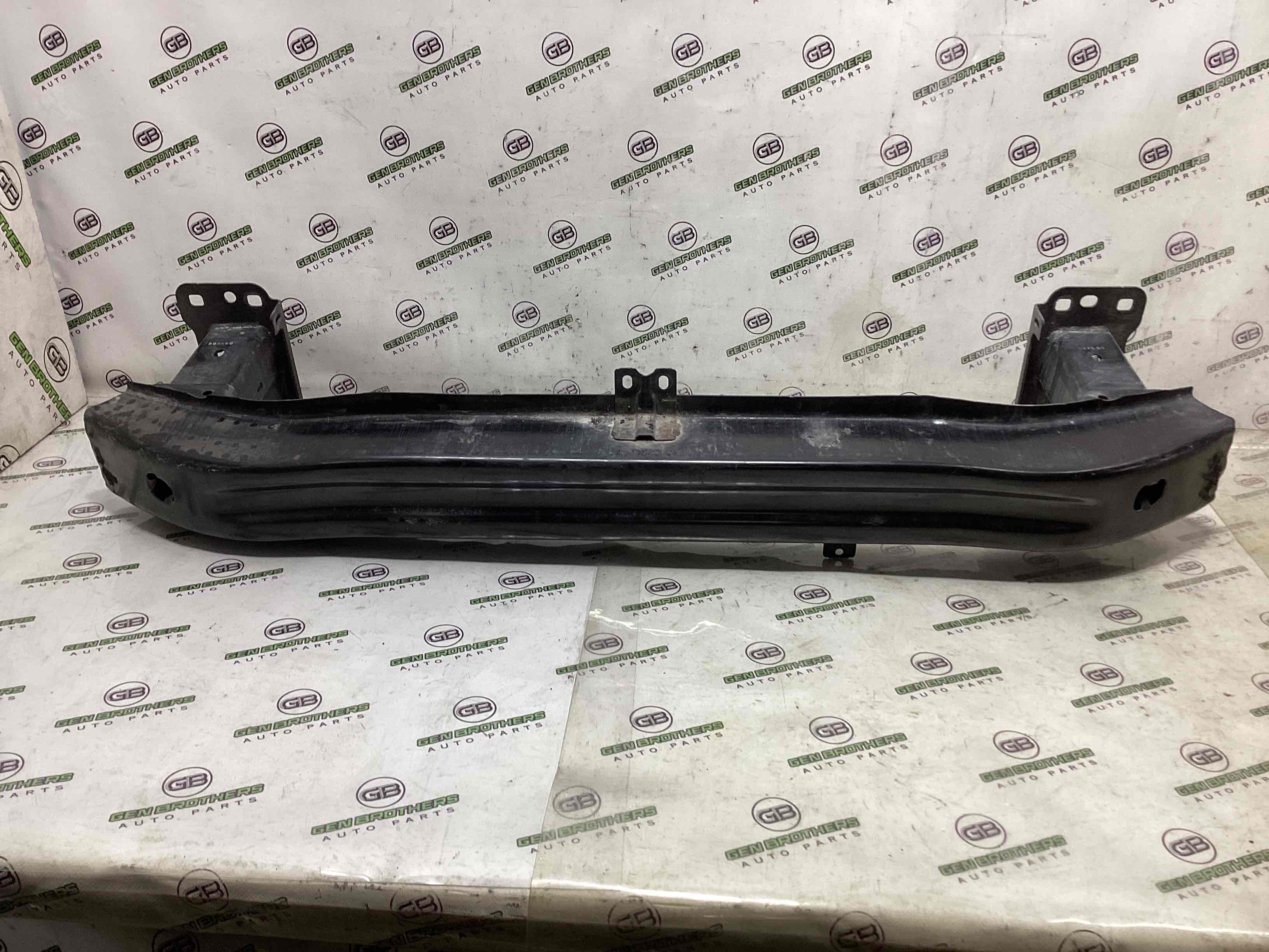 Підсилювач бампера переднього