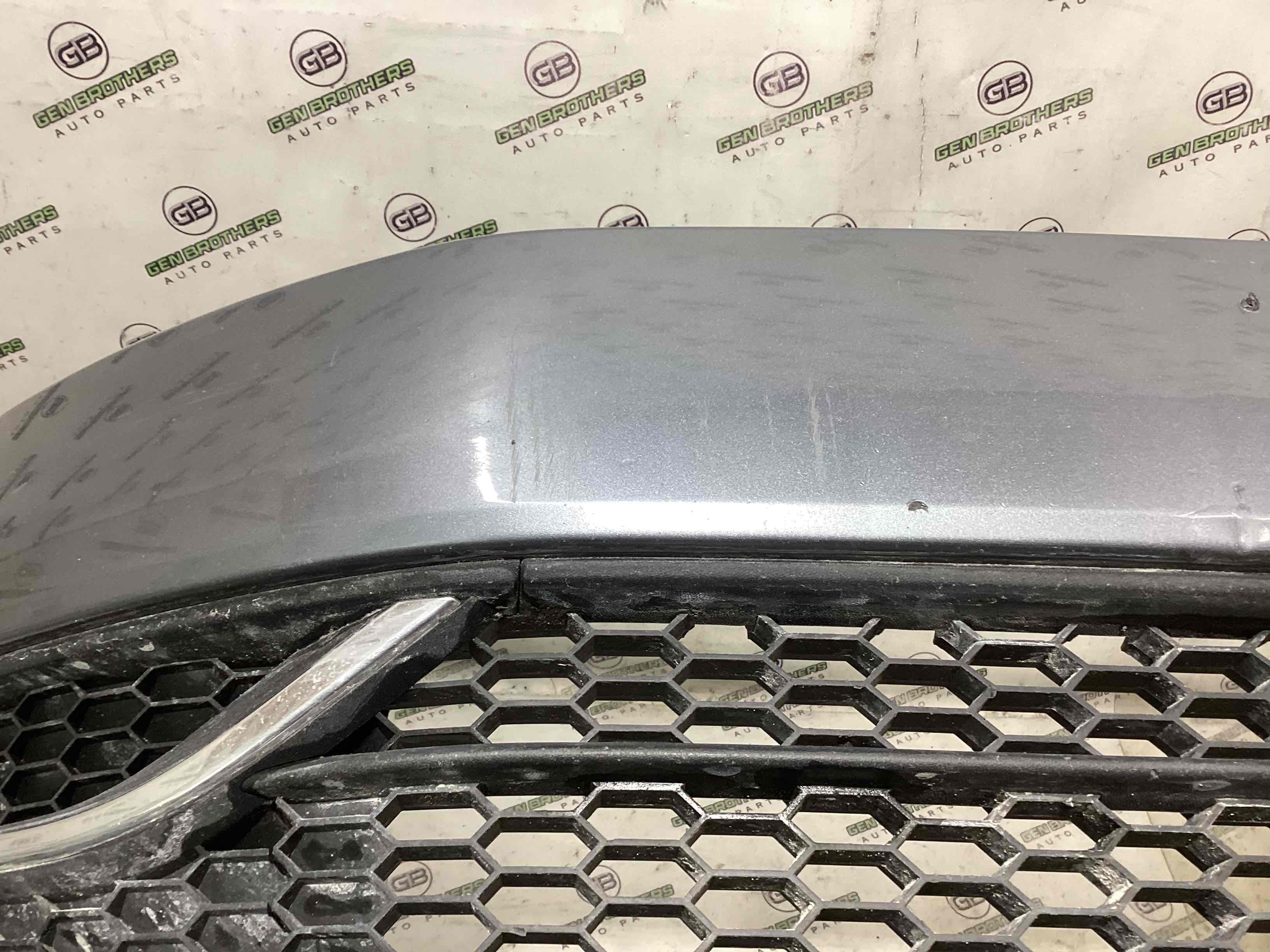 Бампер передній