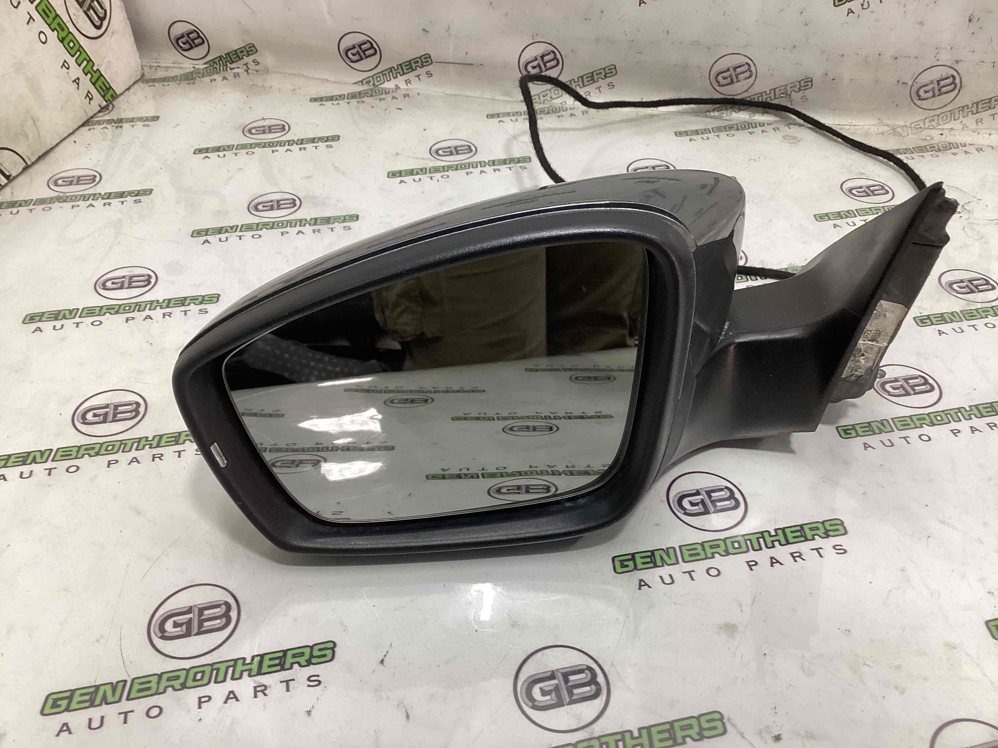 Дзеркало зовнішнє ліве