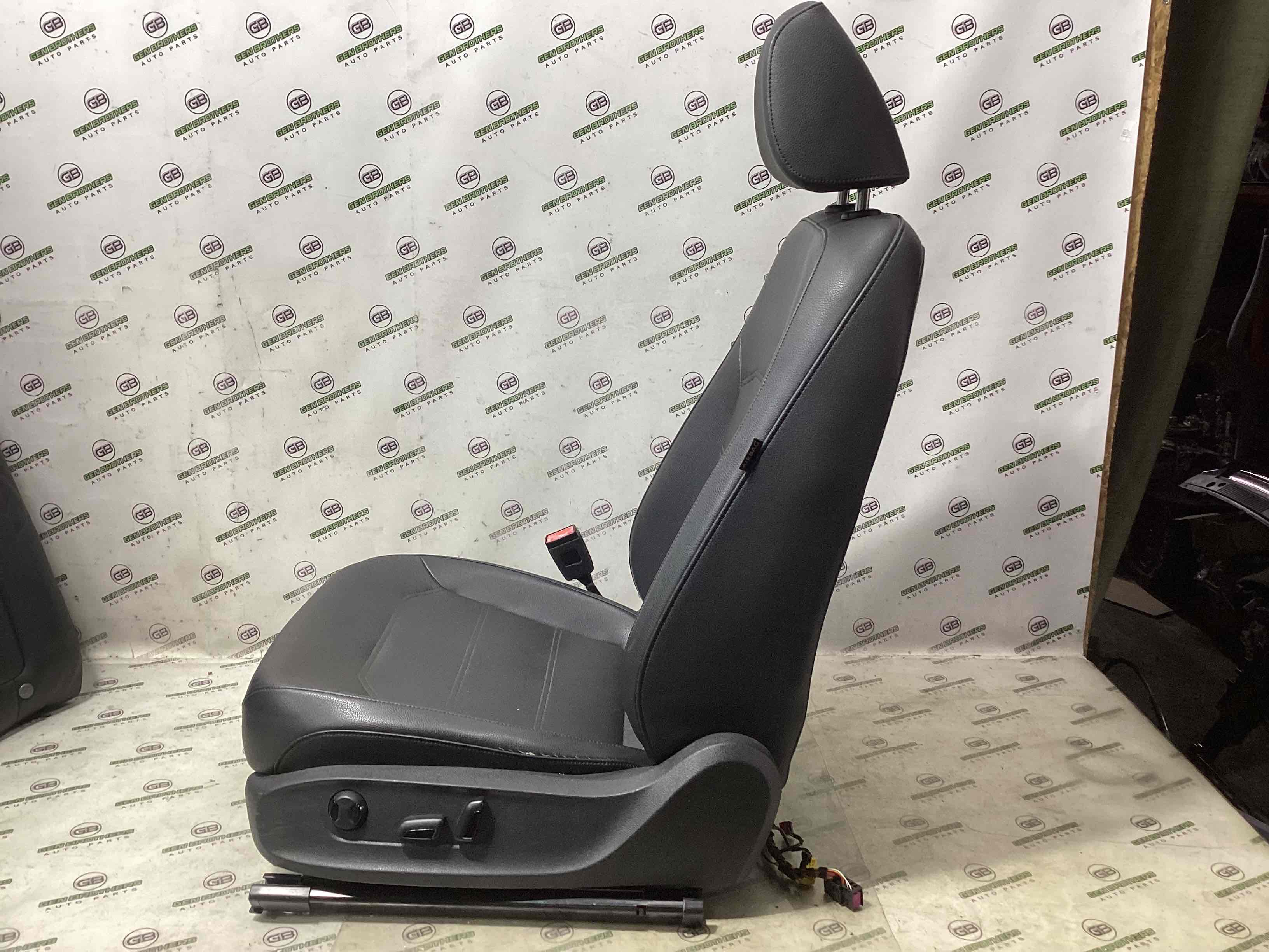 Салон комплект сидінь