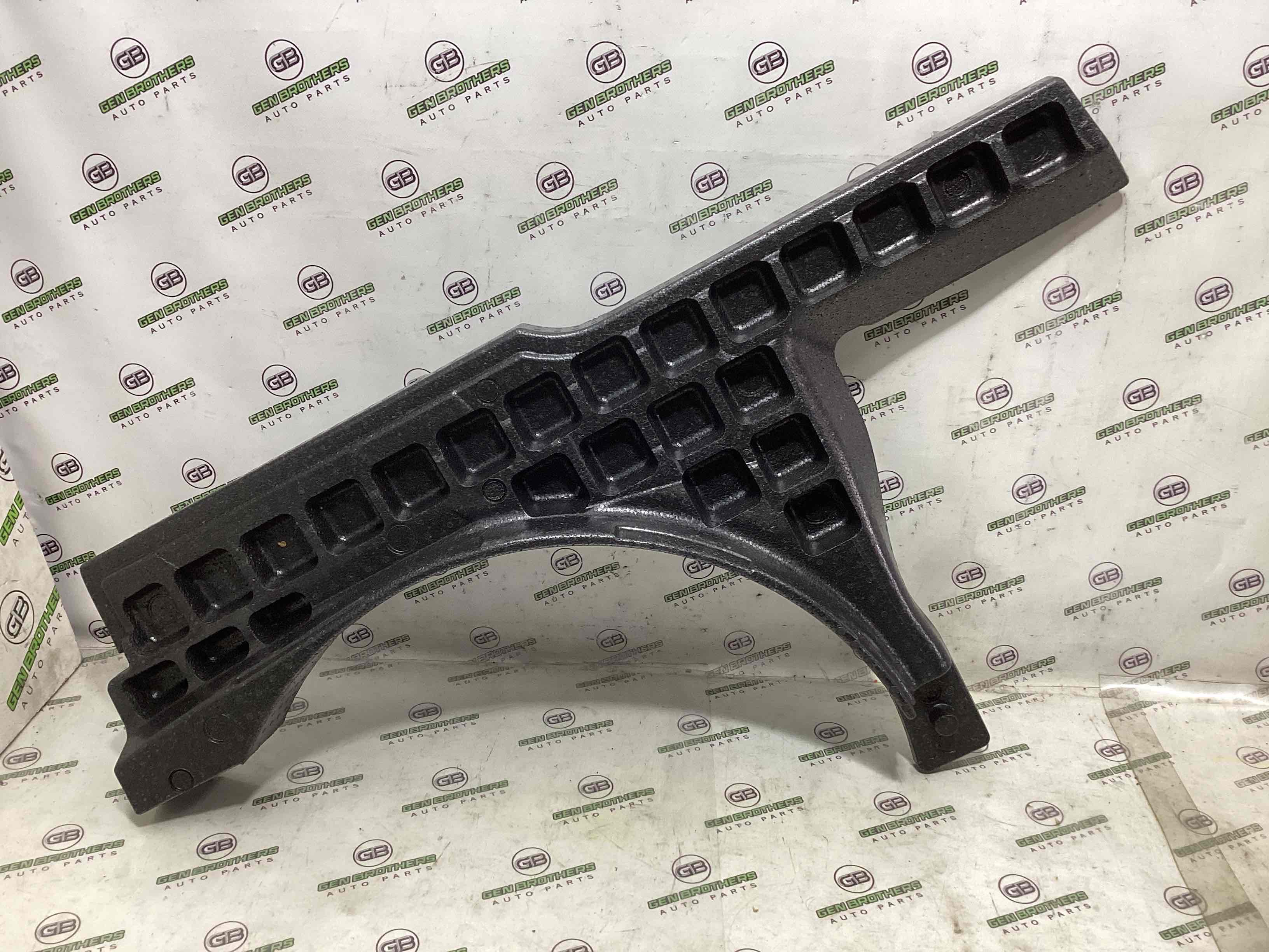 Елементи оздоблення багажника