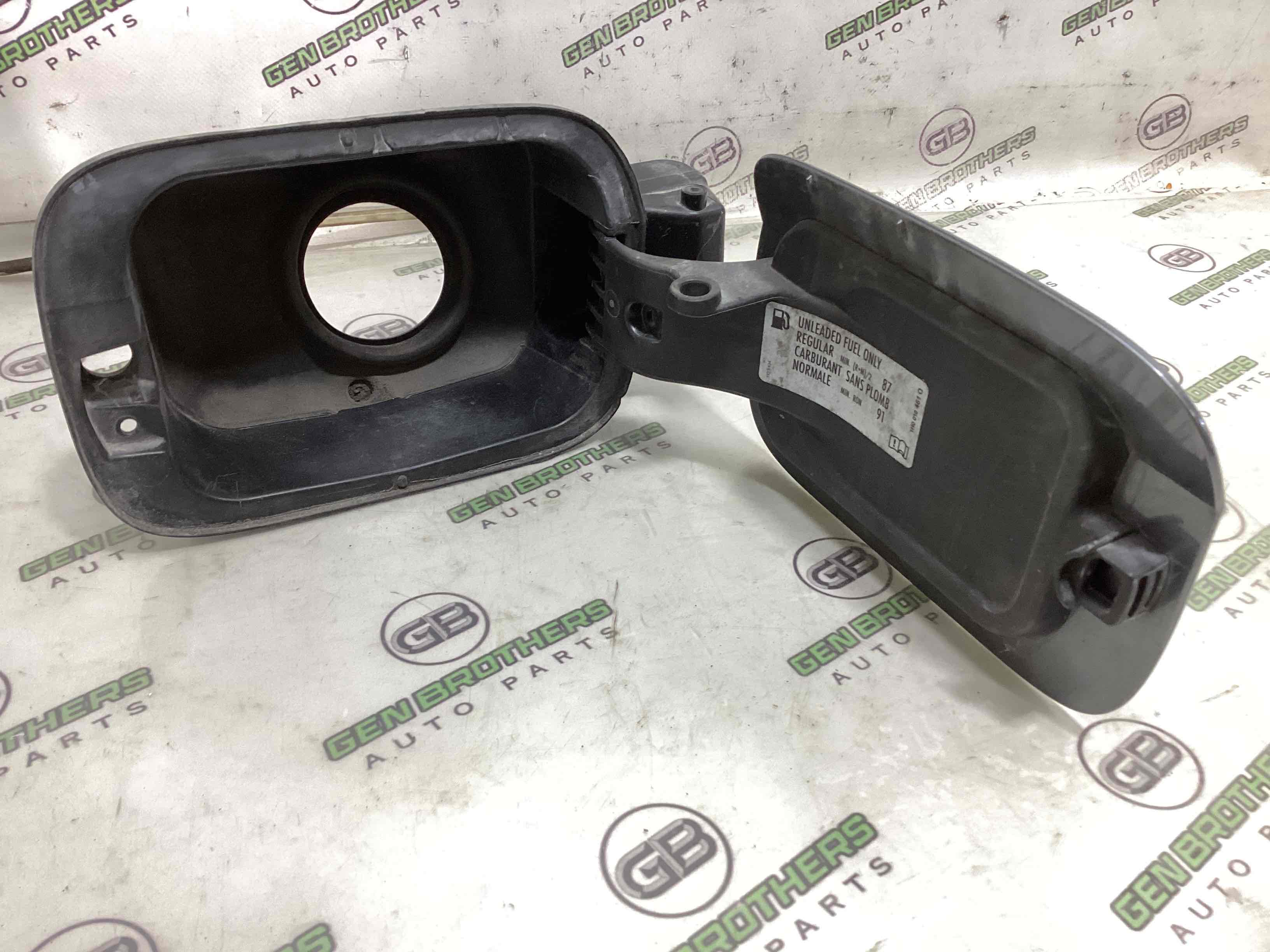 Лючок бензобака