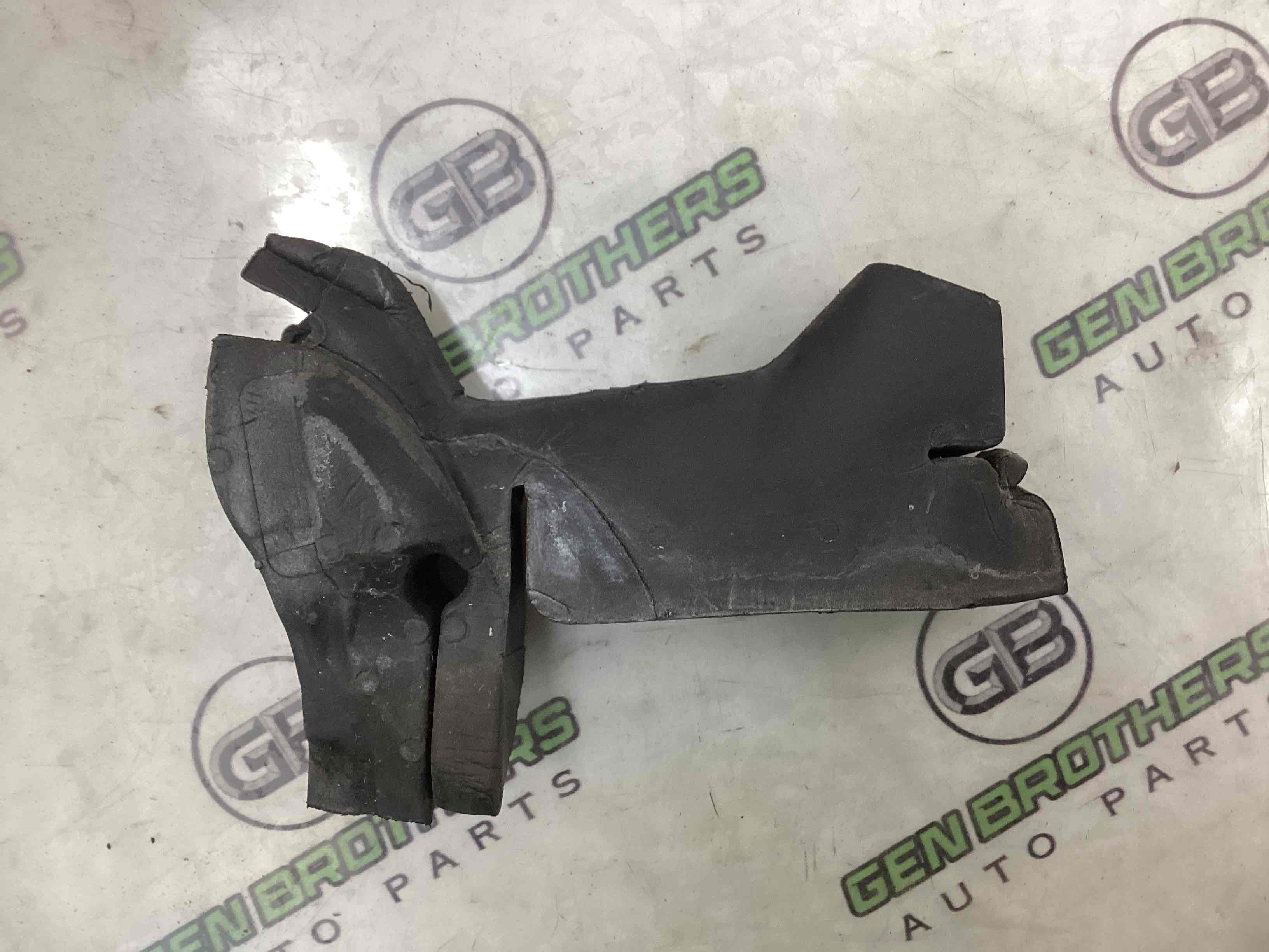 Ущільнювач капота, ізолятор, шуба