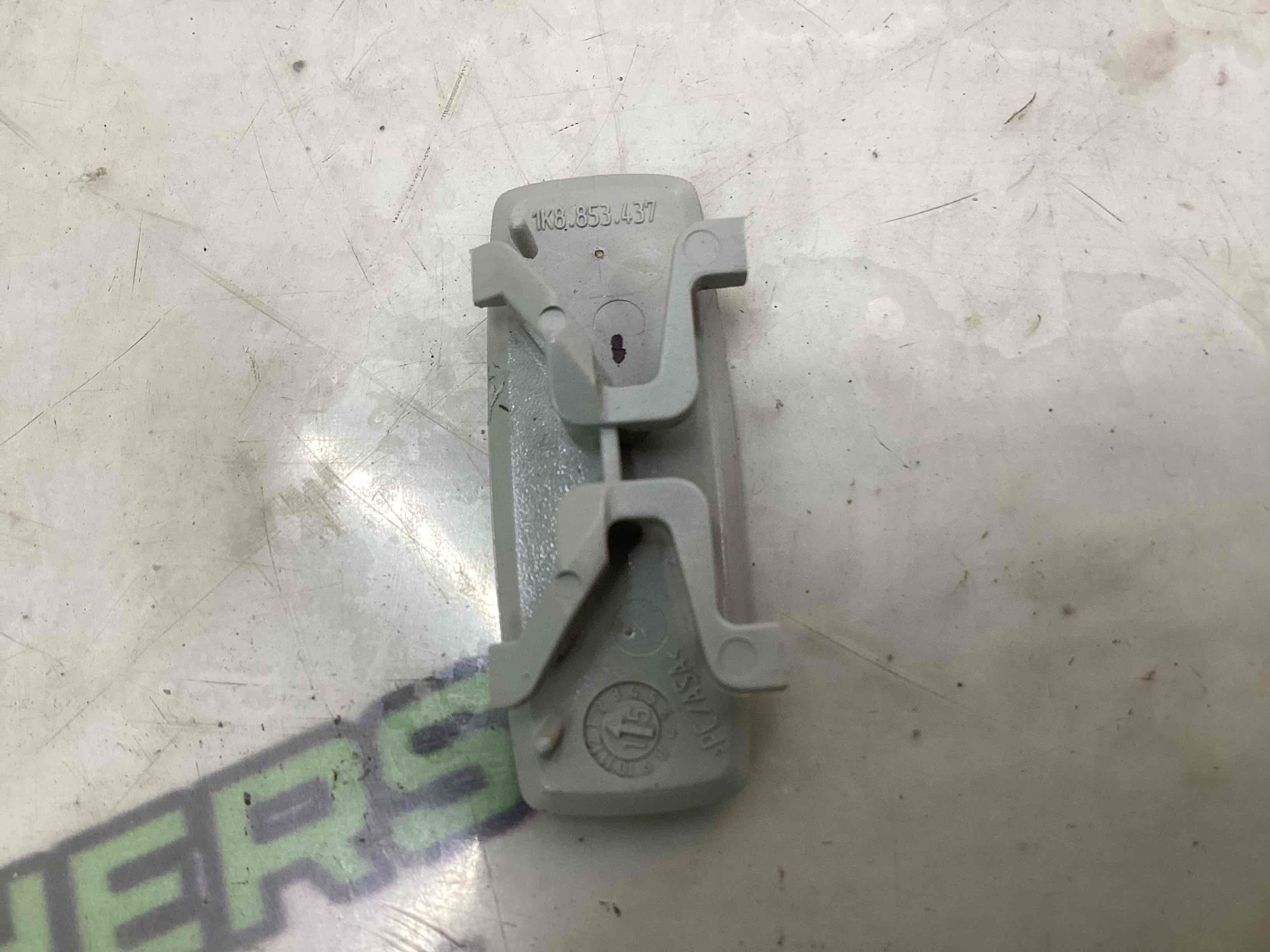 Пластикові елементи салону